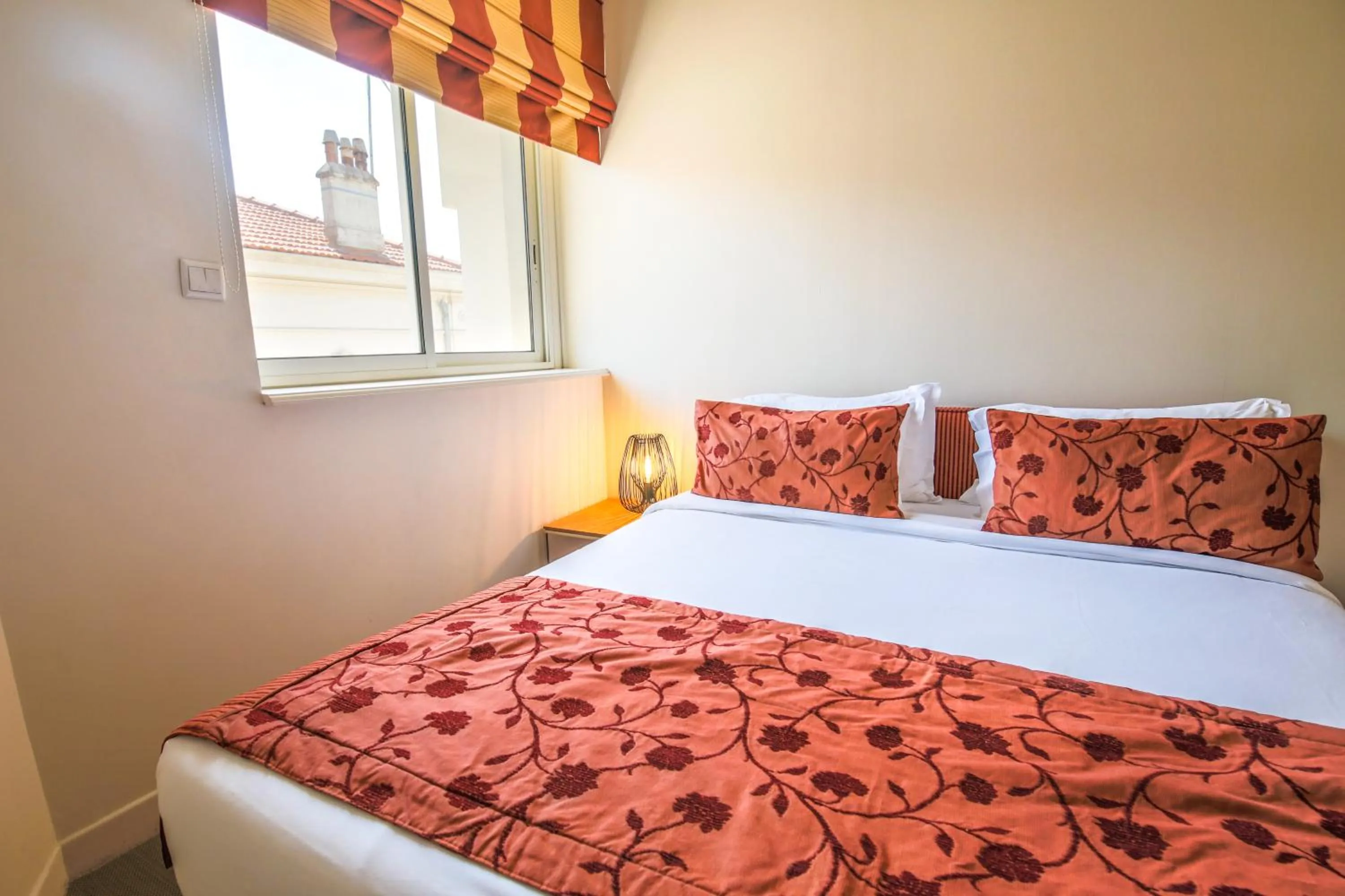 Bed in Cannes Croisette Prestige Apart'hotel