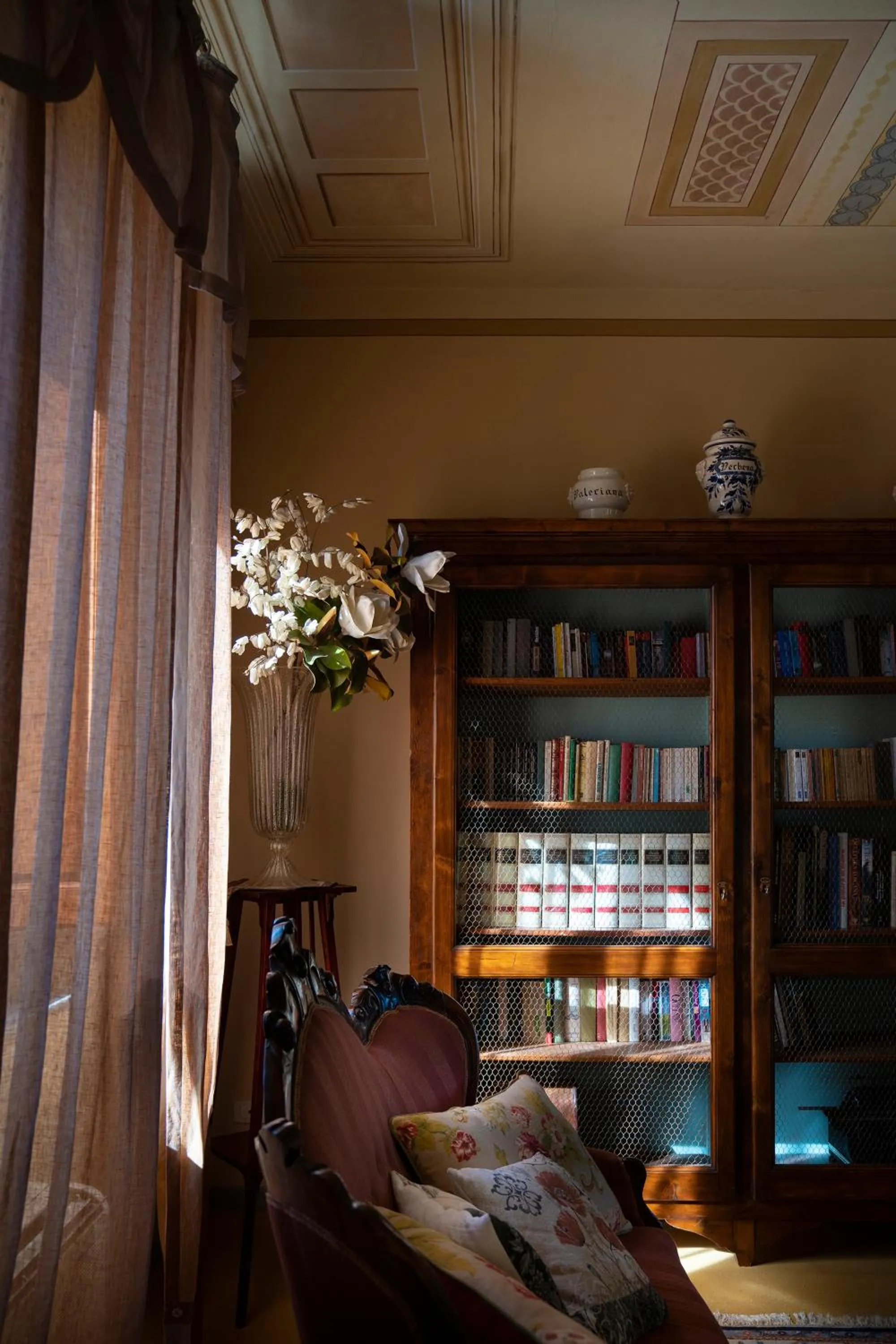 Communal lounge/ TV room in Villa Sestilia Guest House