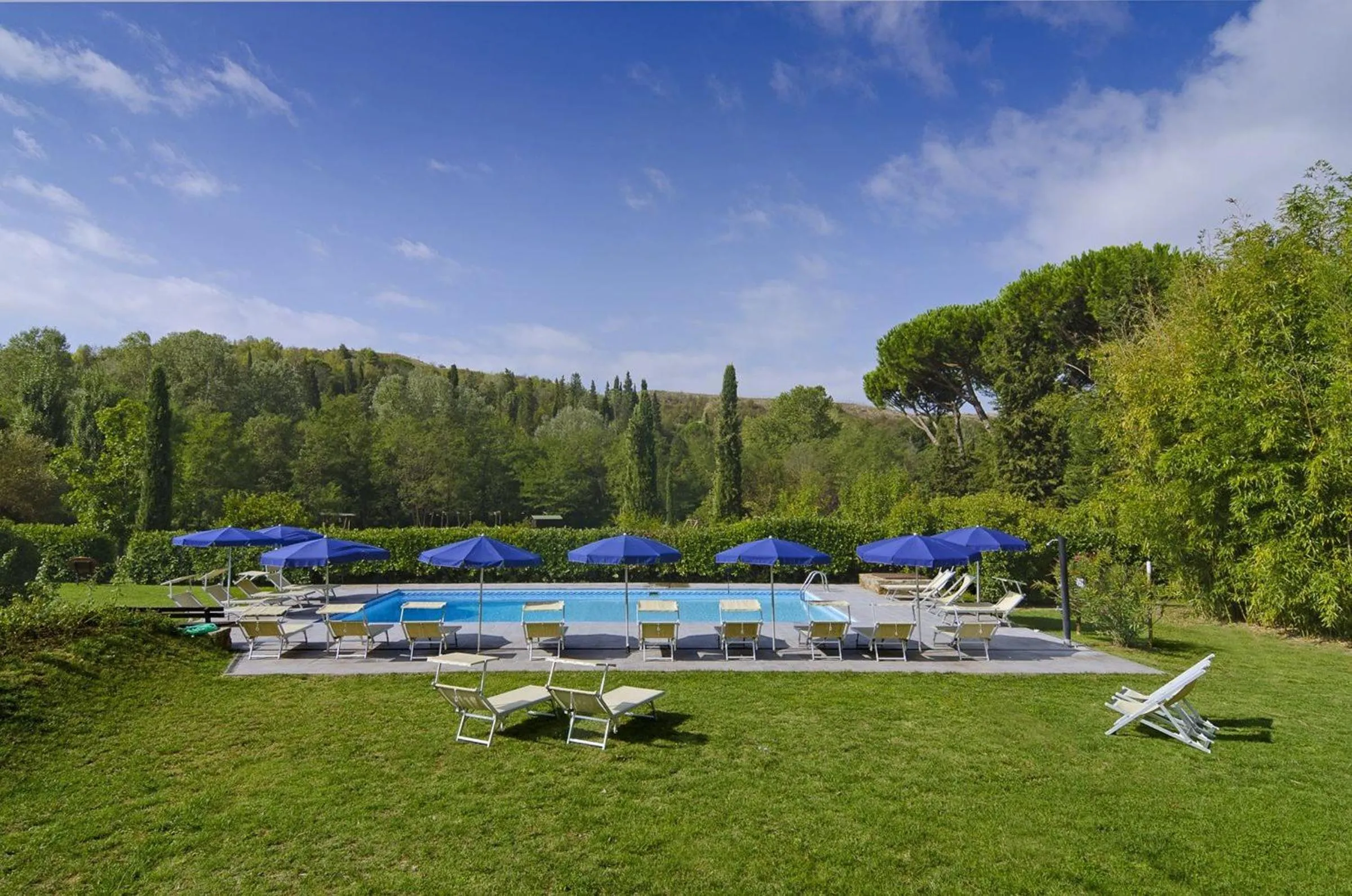 Swimming pool in Villa Sestilia Guest House