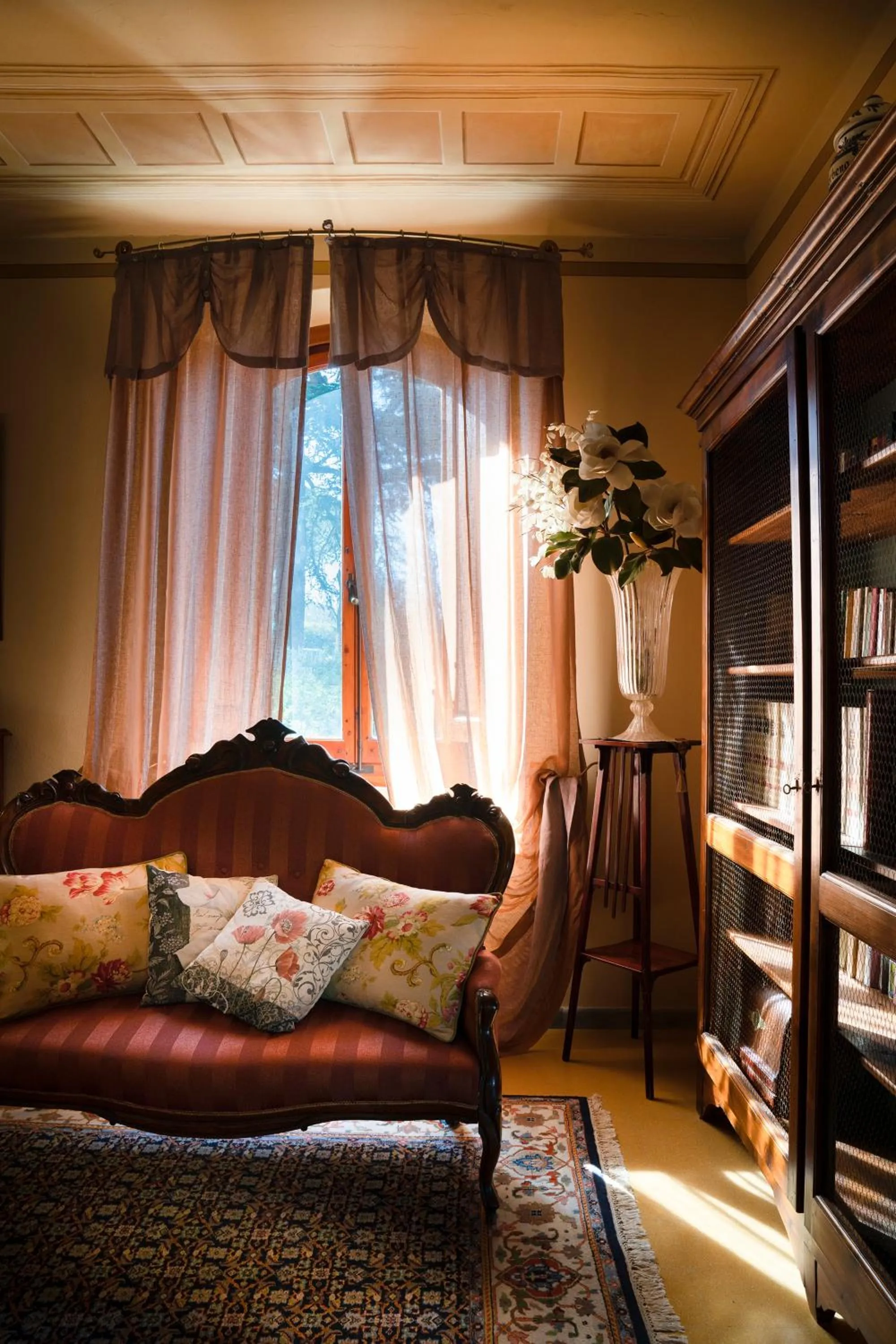 Communal lounge/ TV room in Villa Sestilia Guest House