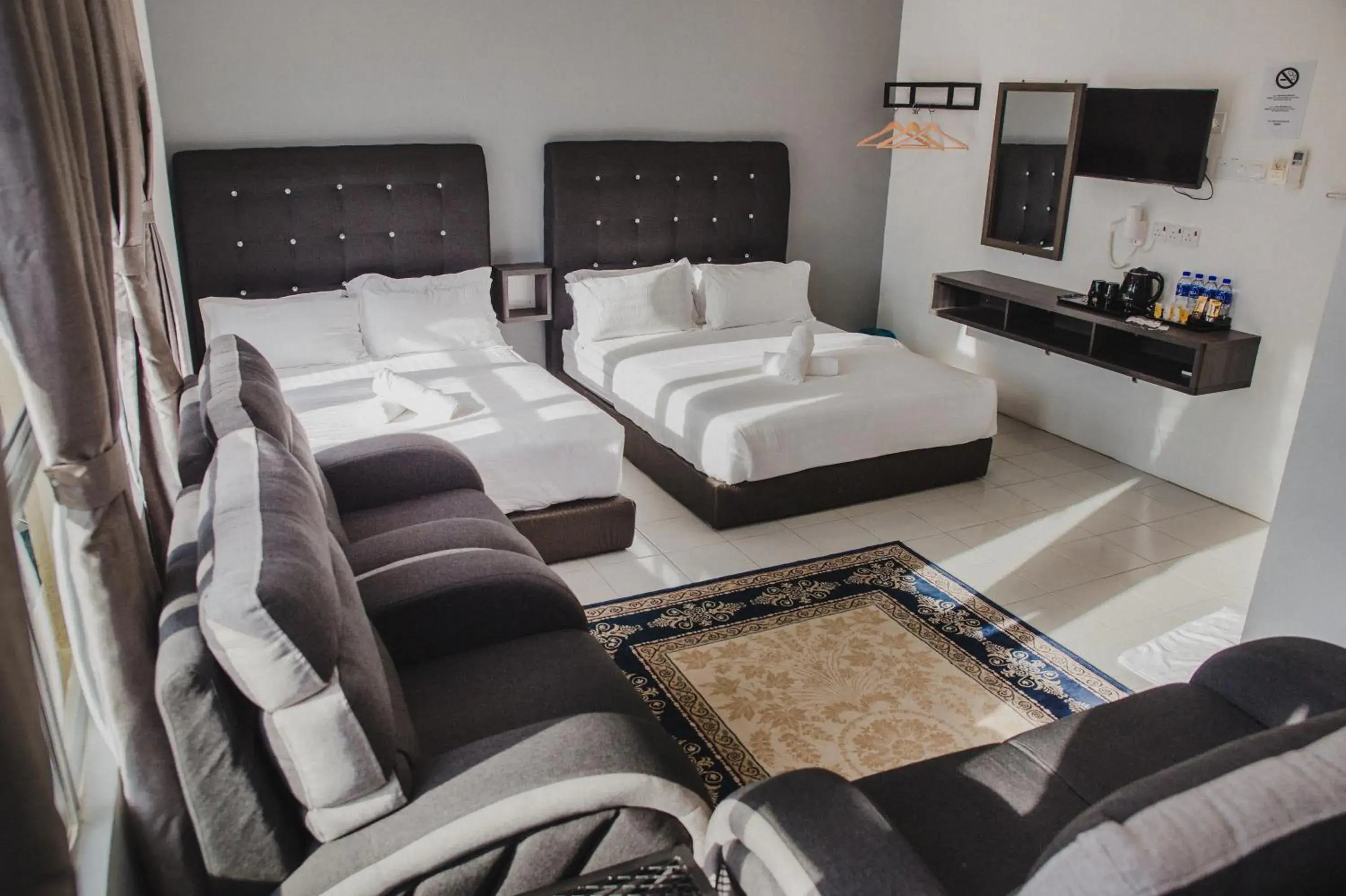 Family Room in Phoenix Hotel Family Room in Phoenix Hotel