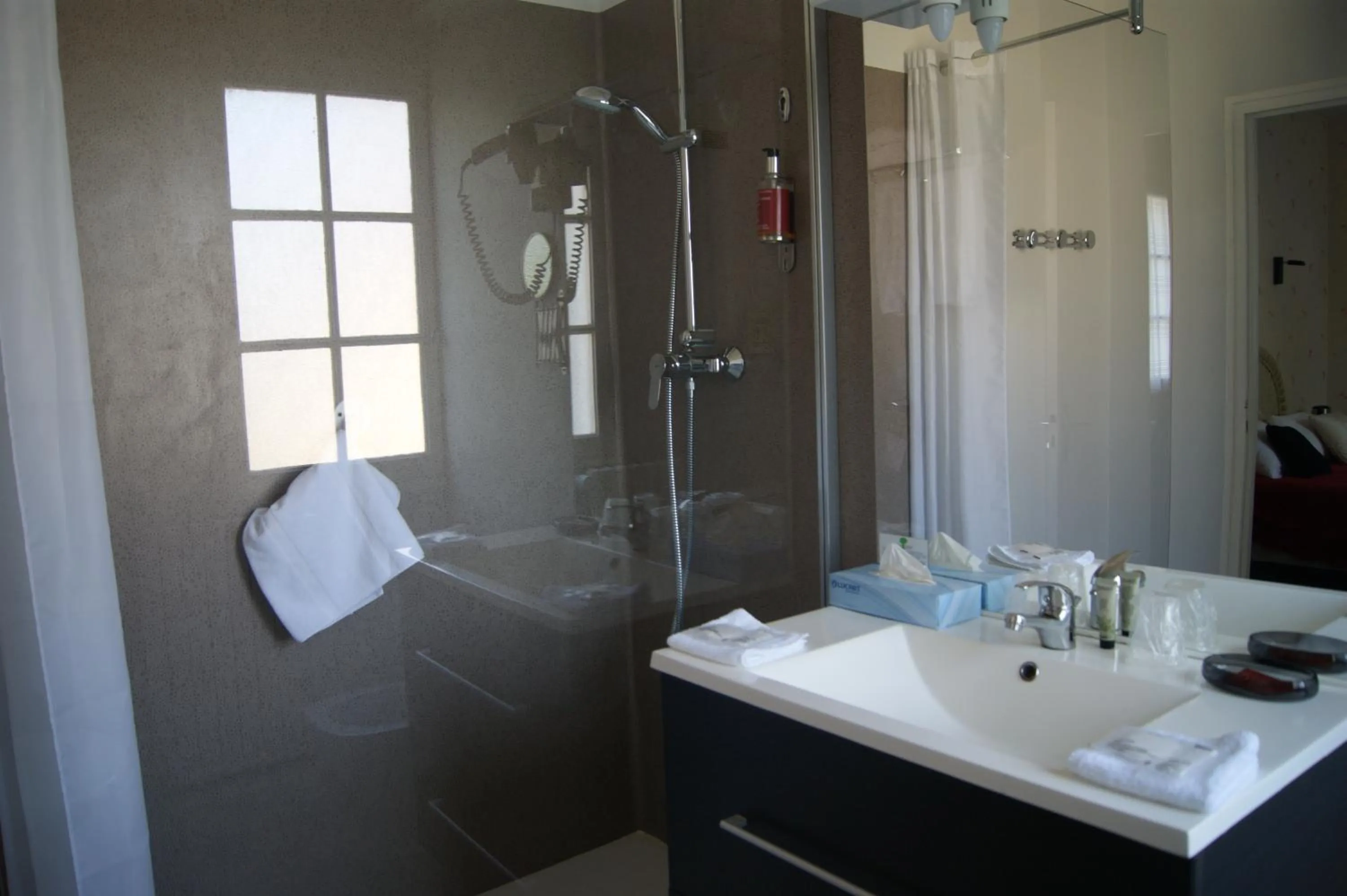 Shower, Bathroom in Hotel de L'Europe, La Roche-Posay