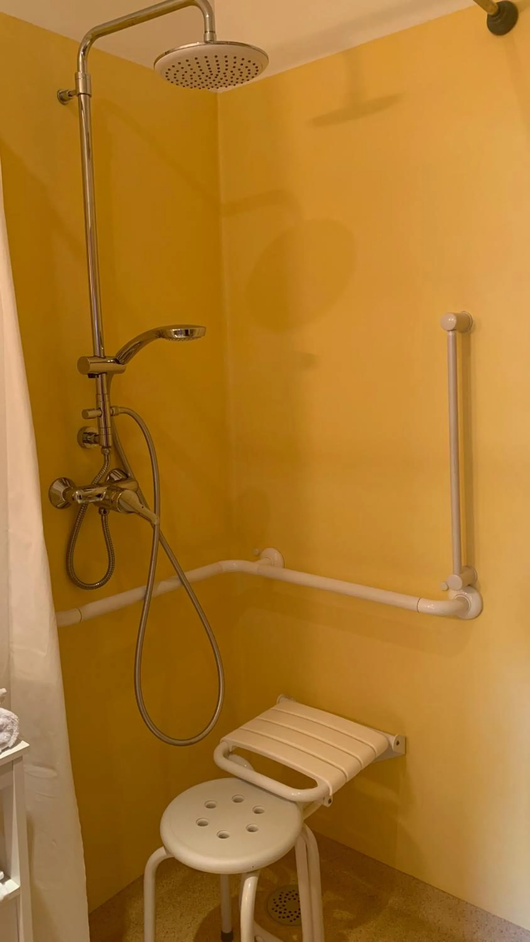 Shower, Bathroom in Hotel de L'Europe, La Roche-Posay