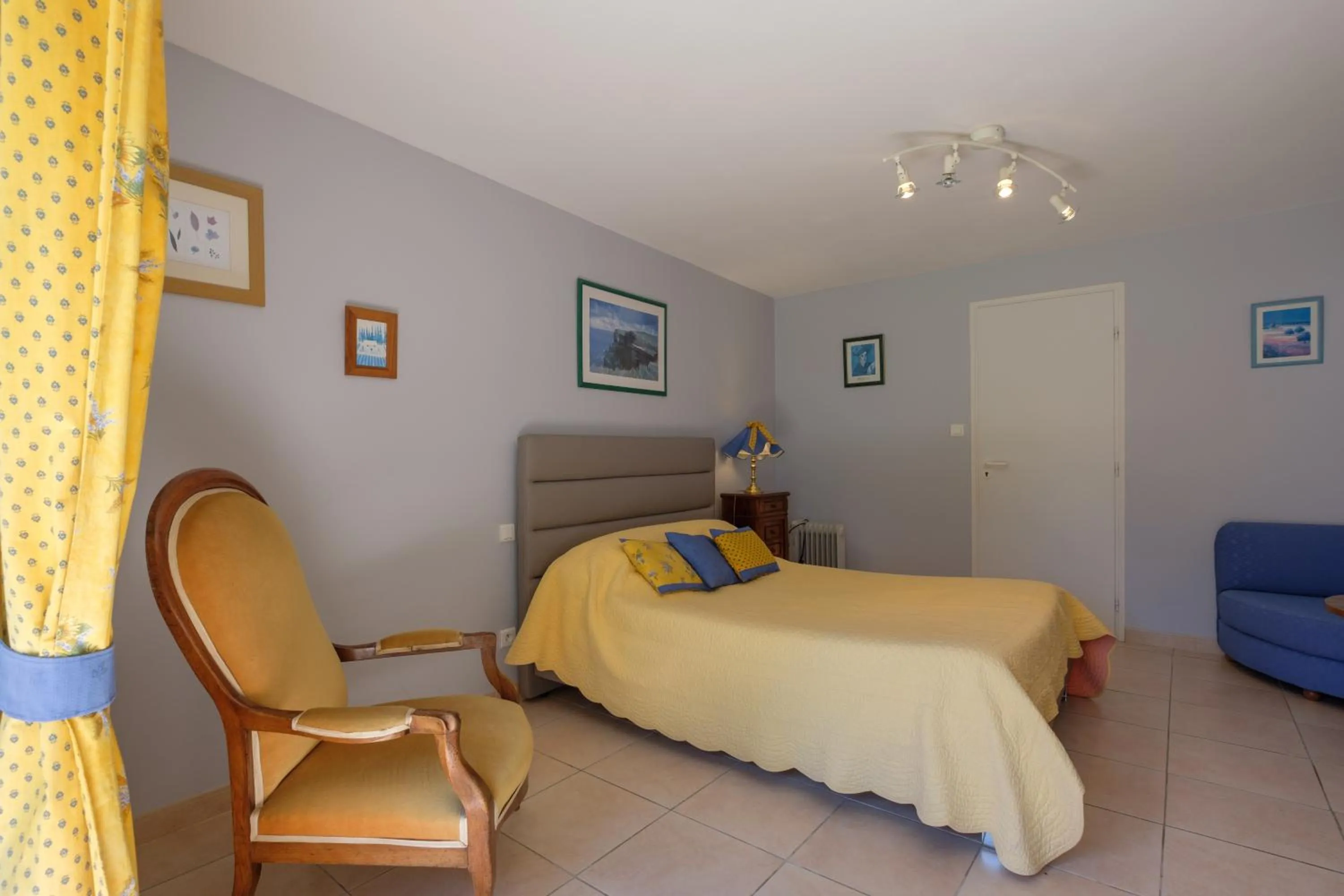 Bedroom, Bed in Domaine de Malouziès