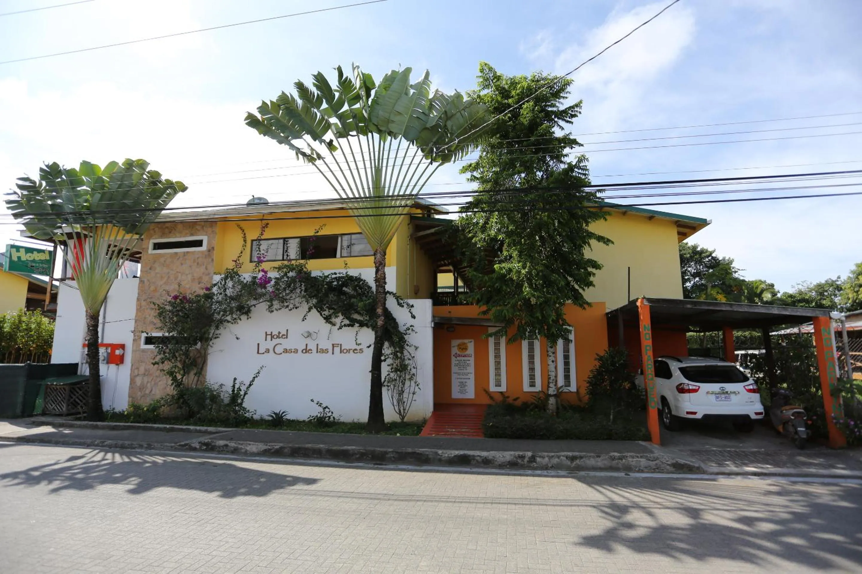 Facade/entrance in Hotel Boutique La Casa de las Flores