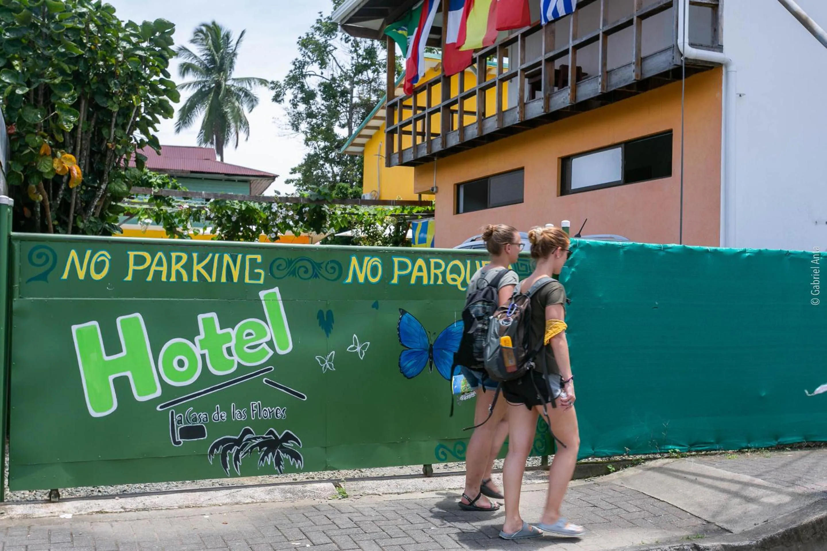 Property building in Hotel Boutique La Casa de las Flores