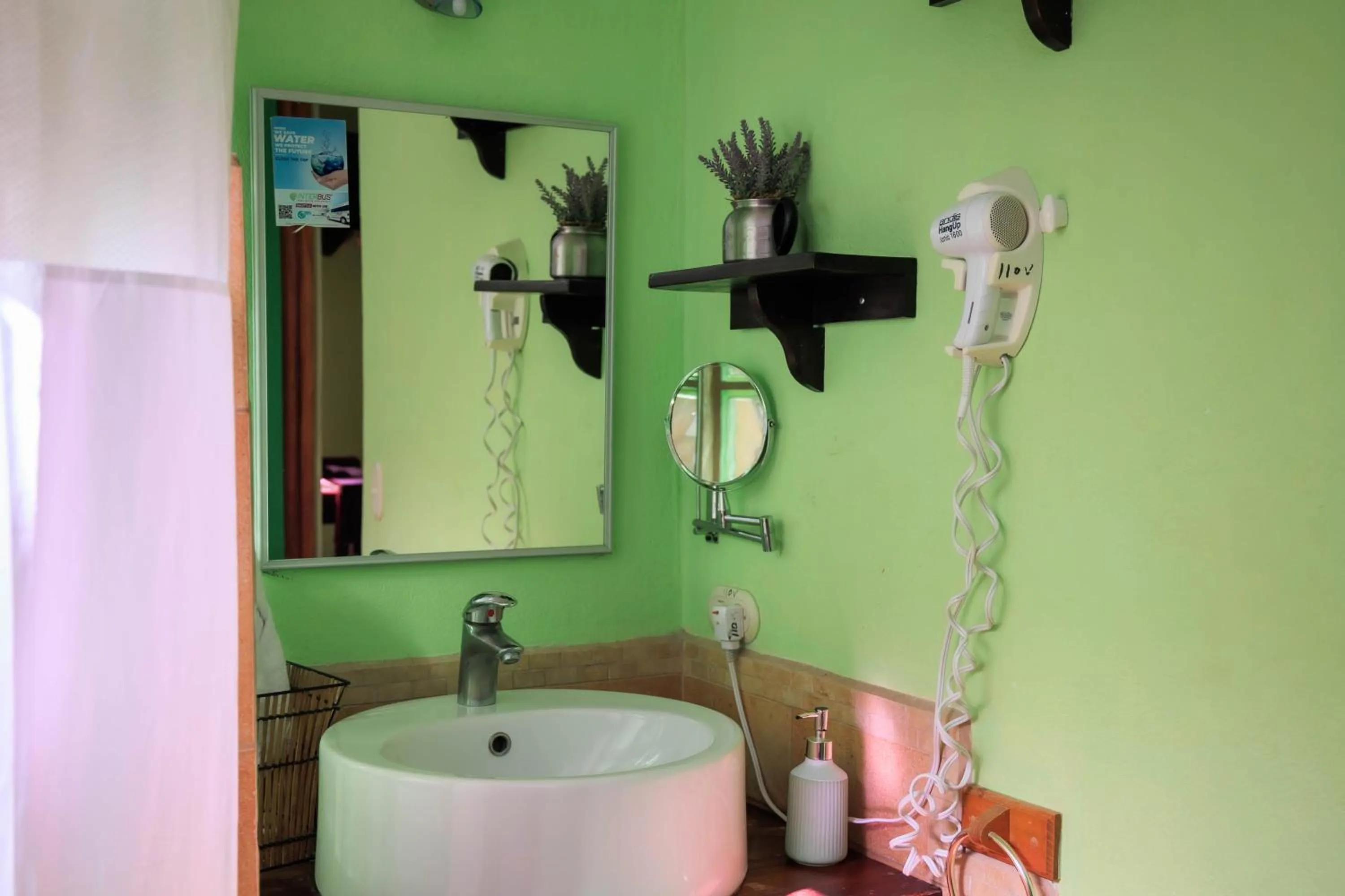 Shower in Hotel Boutique La Casa de las Flores