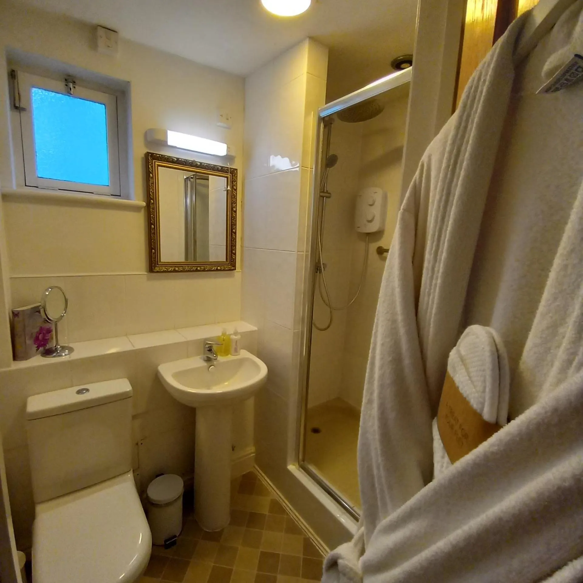 Shower in The Abbey Hotel & Apartments