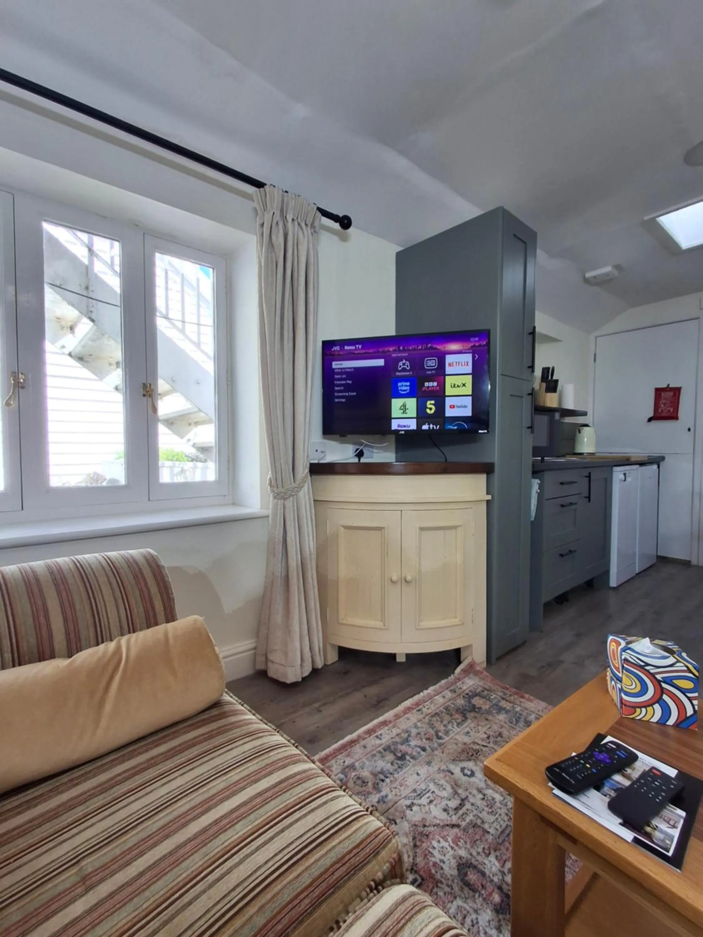 TV and multimedia in The Abbey Hotel & Apartments