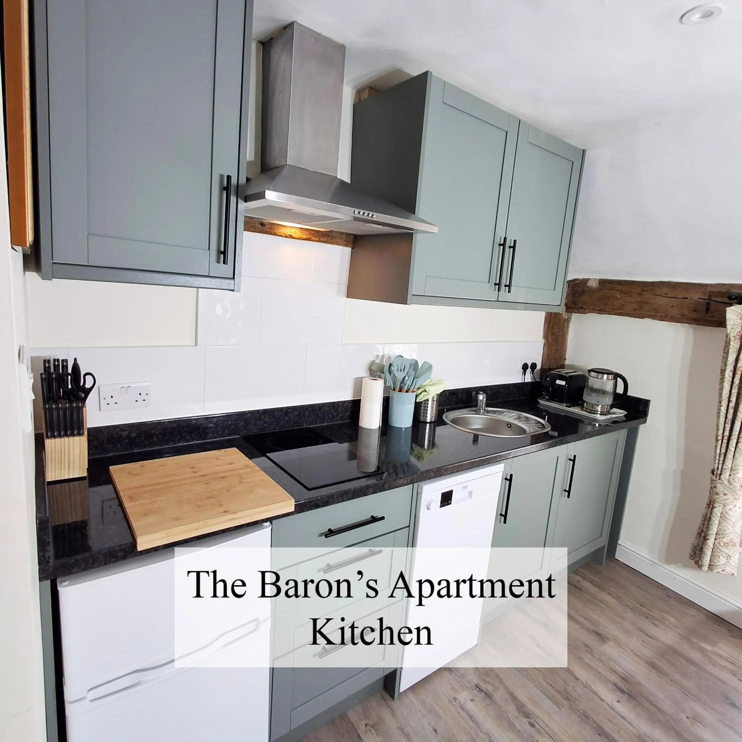 Coffee/tea facilities in The Abbey Hotel & Apartments