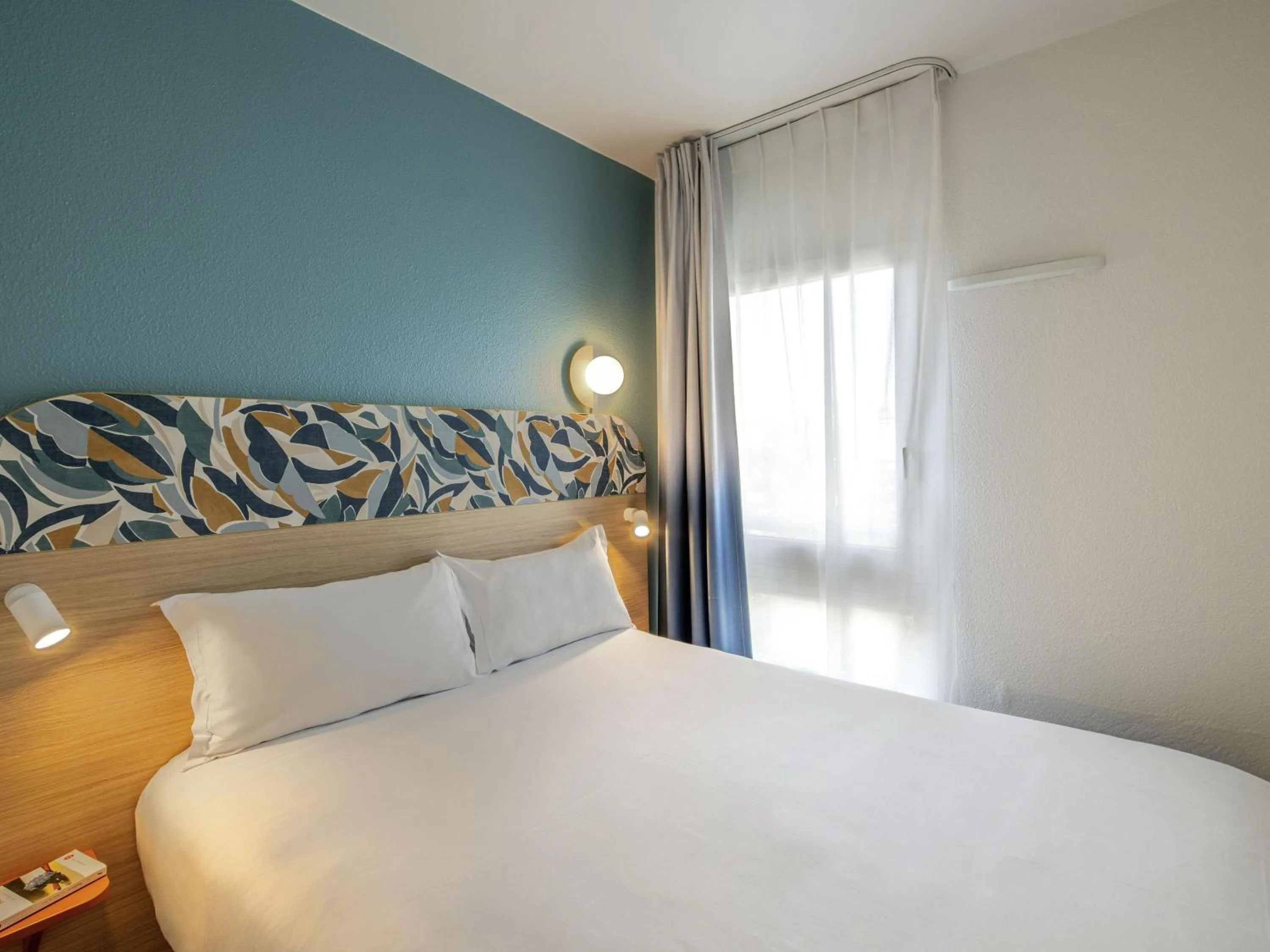 Bedroom, Bed in Aparthotel Adagio Access Paris La Villette