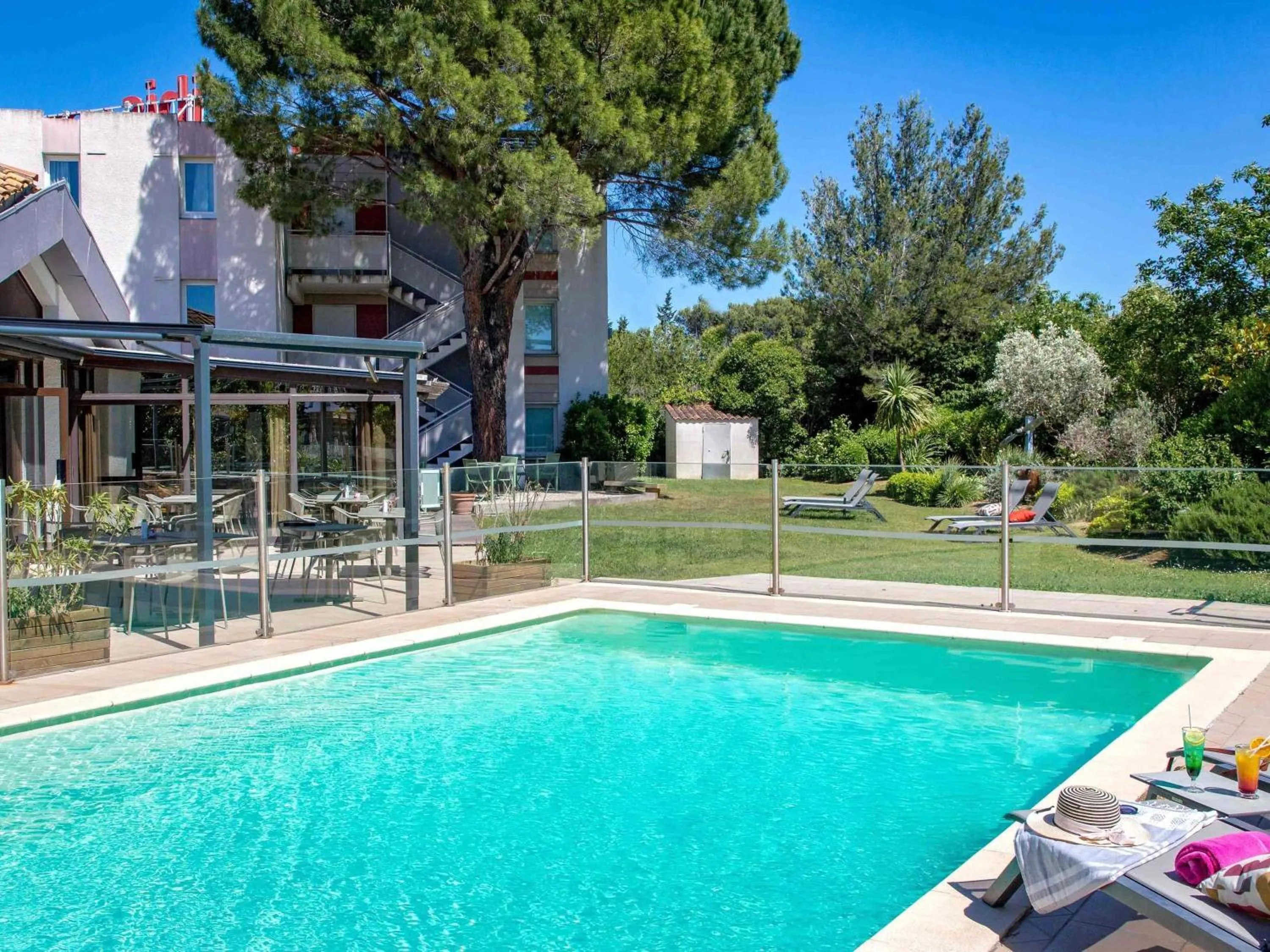 Property building in ibis Salon de Provence