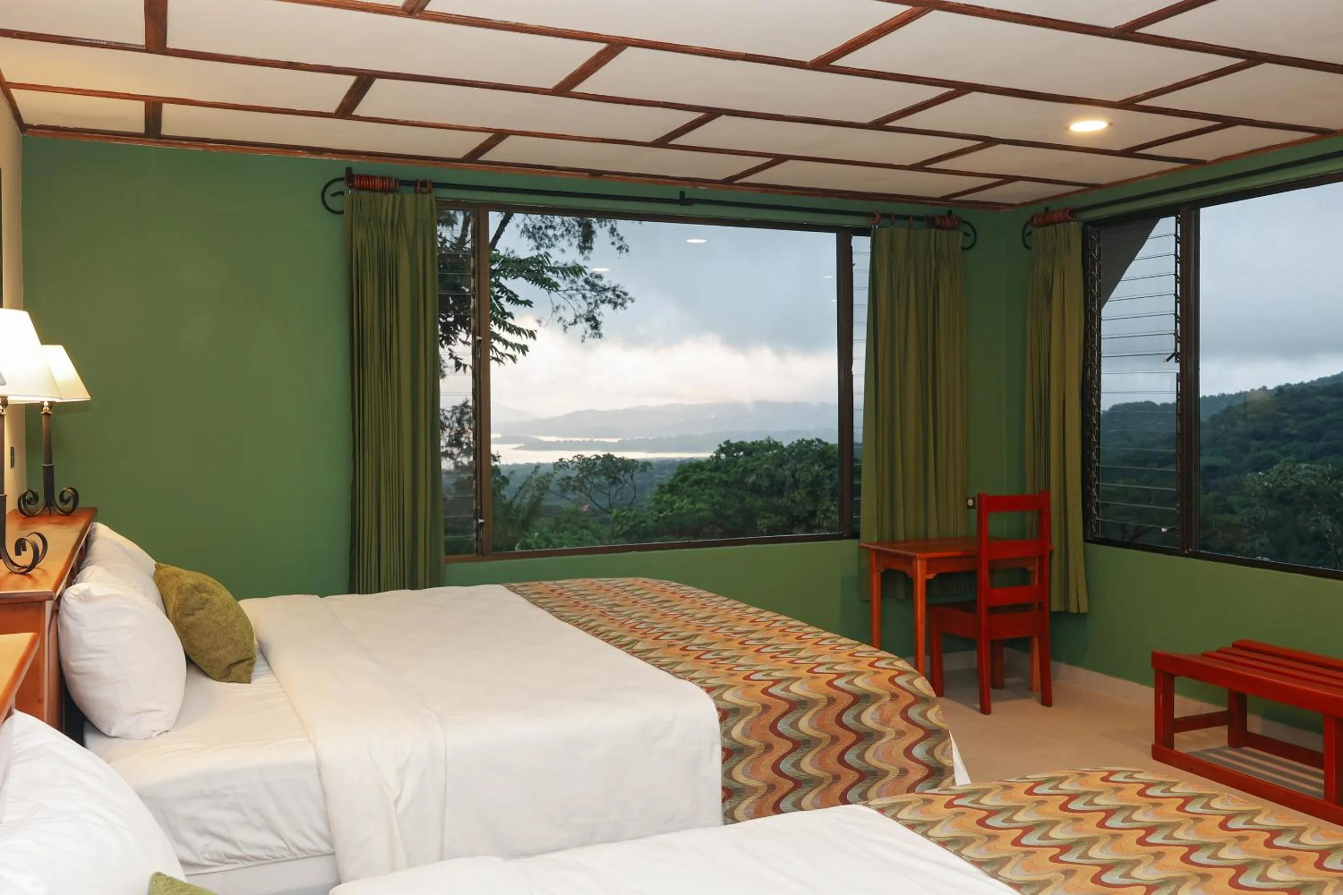 Photo of the whole room, Bed in Arenal Observatory Lodge & Trails