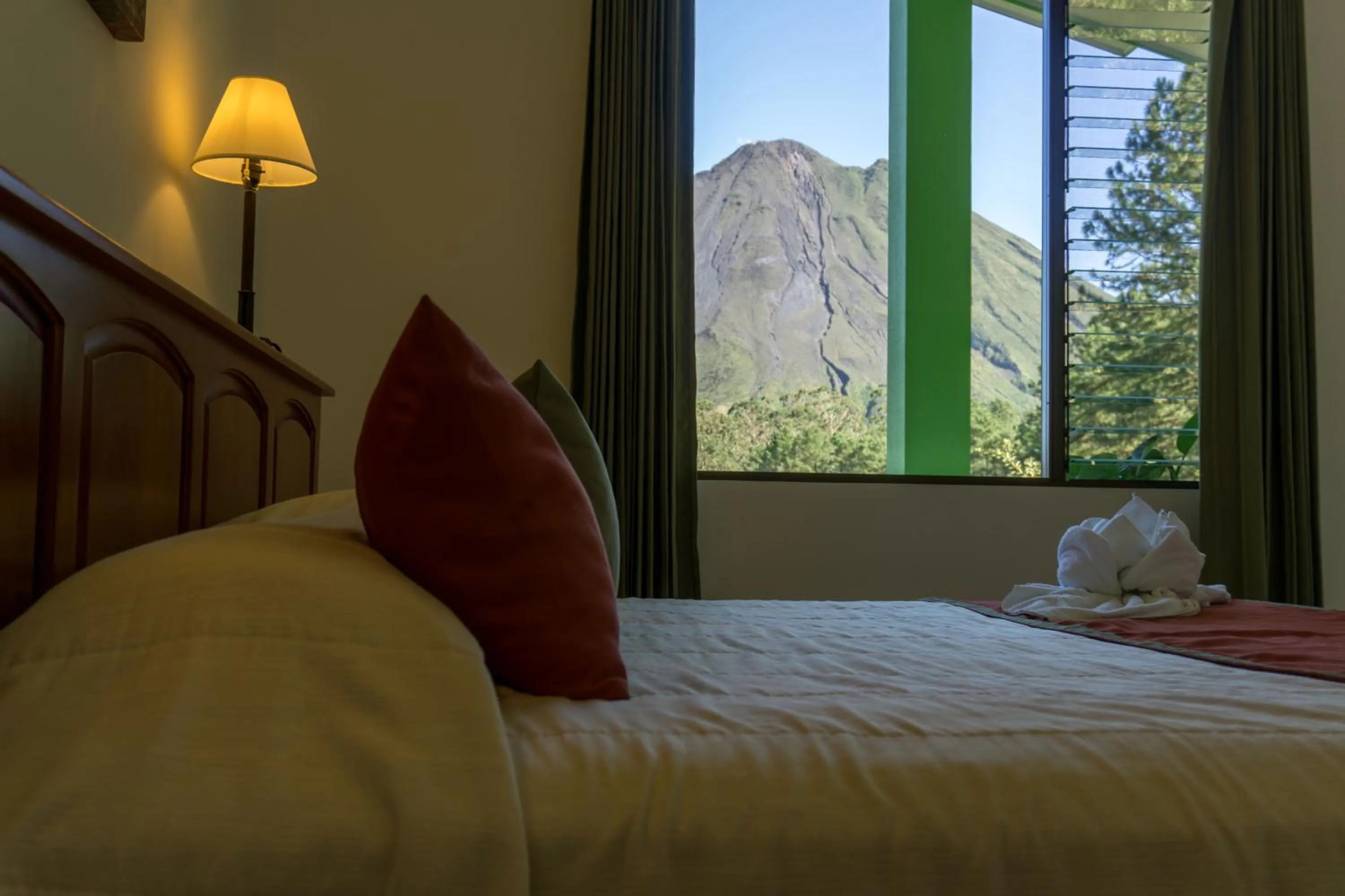 Photo of the whole room, Bed in Arenal Observatory Lodge & Trails