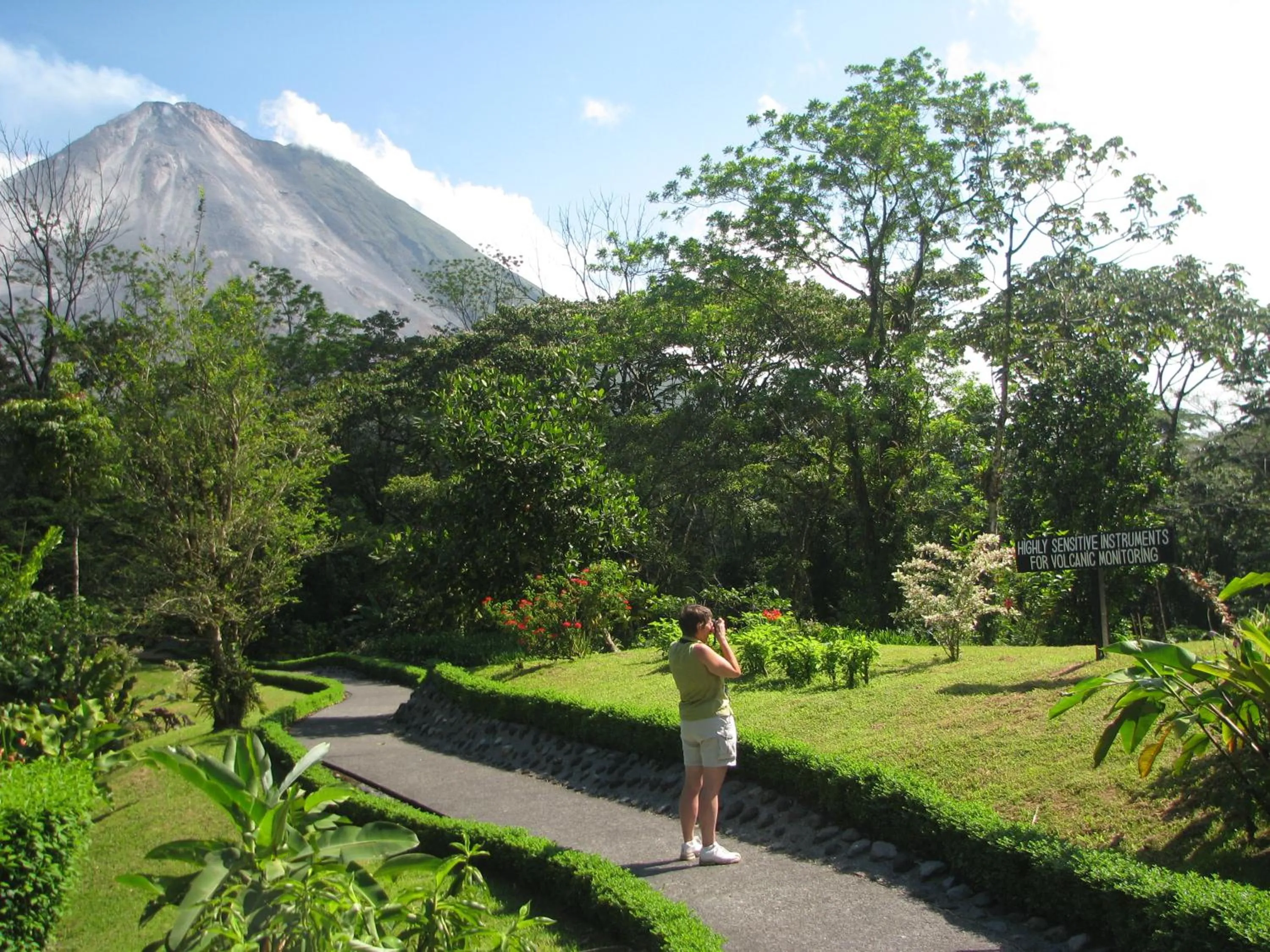 Garden in Arenal Observatory Lodge & Trails