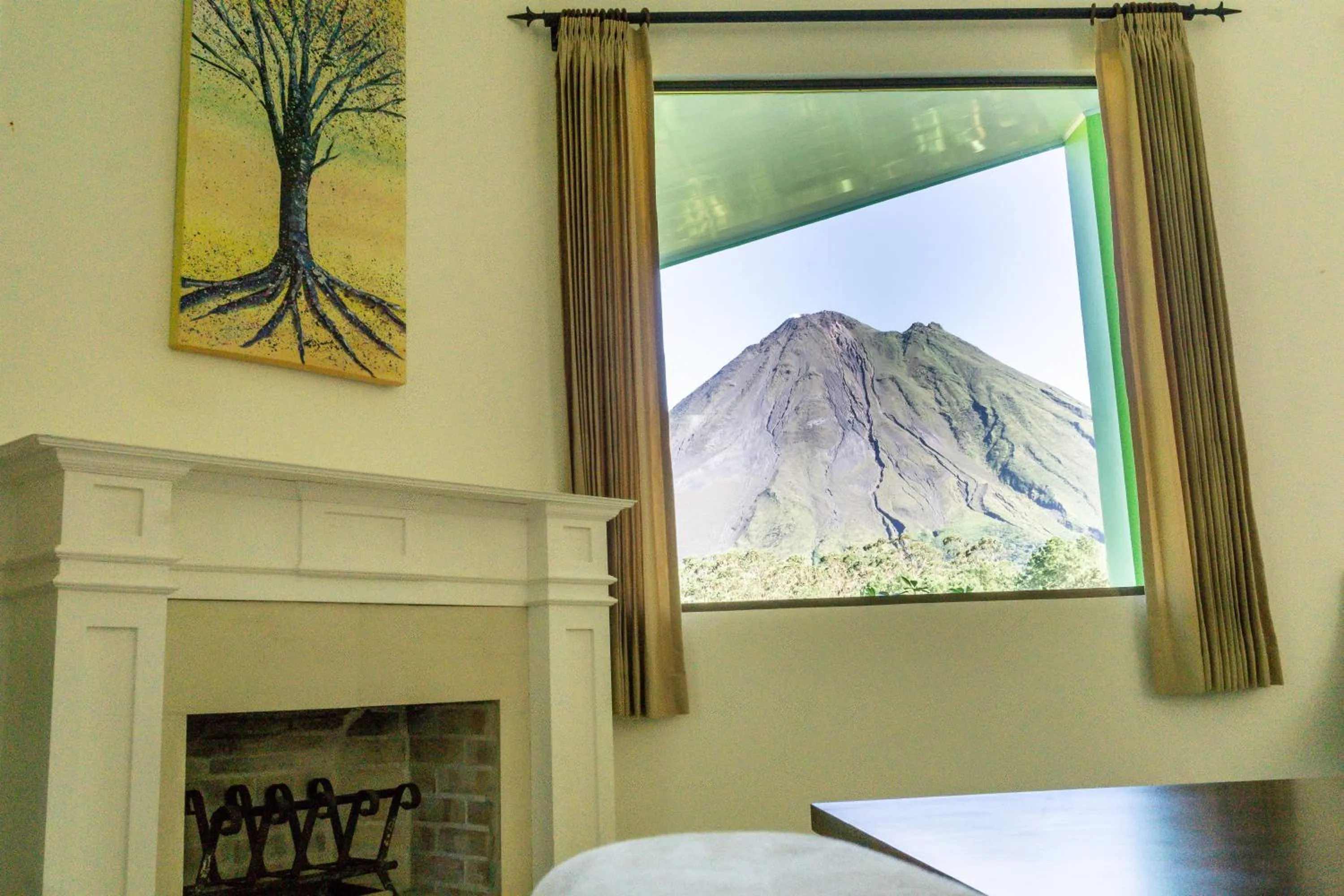Living room in Arenal Observatory Lodge & Trails