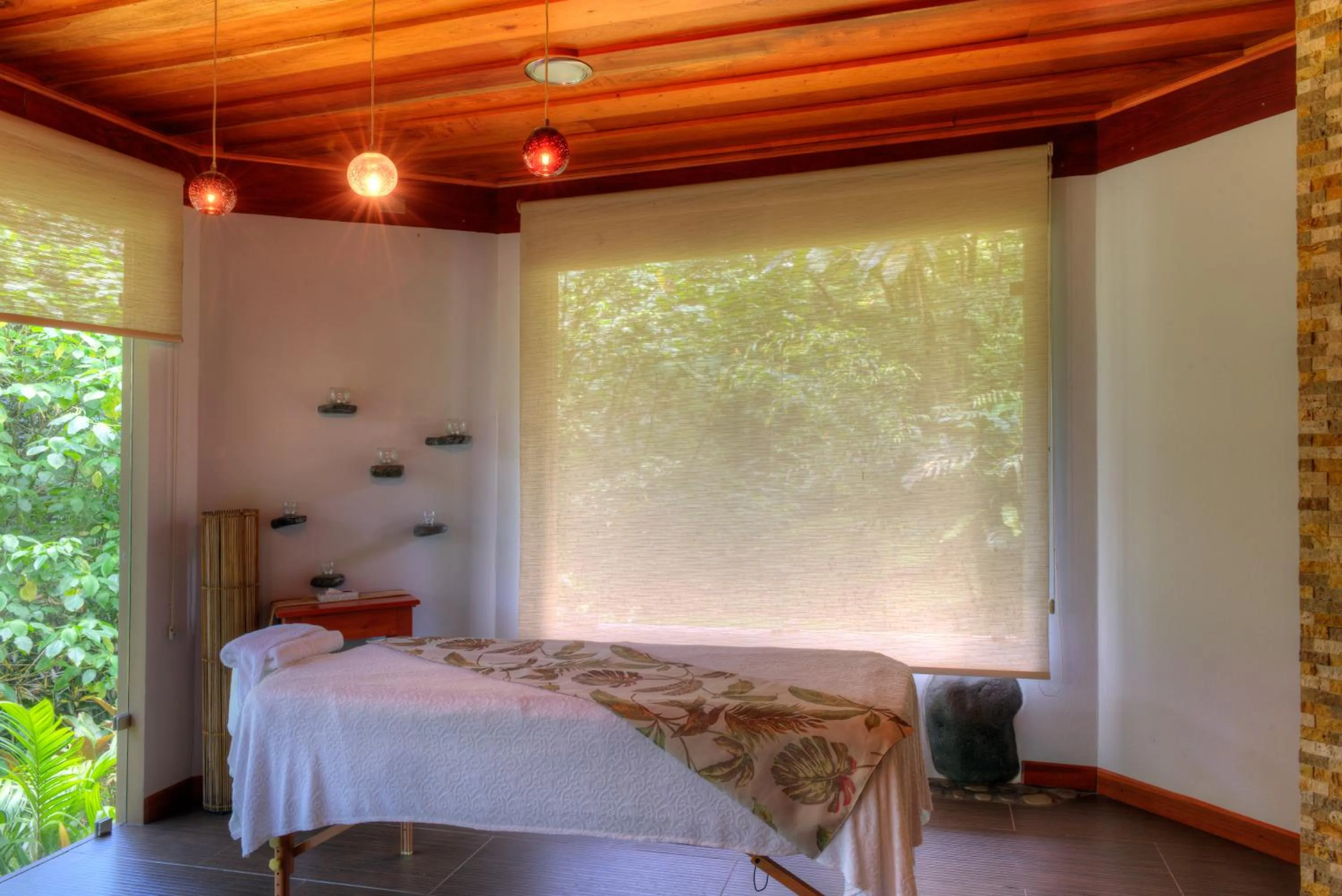 Massage, Bed in Arenal Observatory Lodge & Trails
