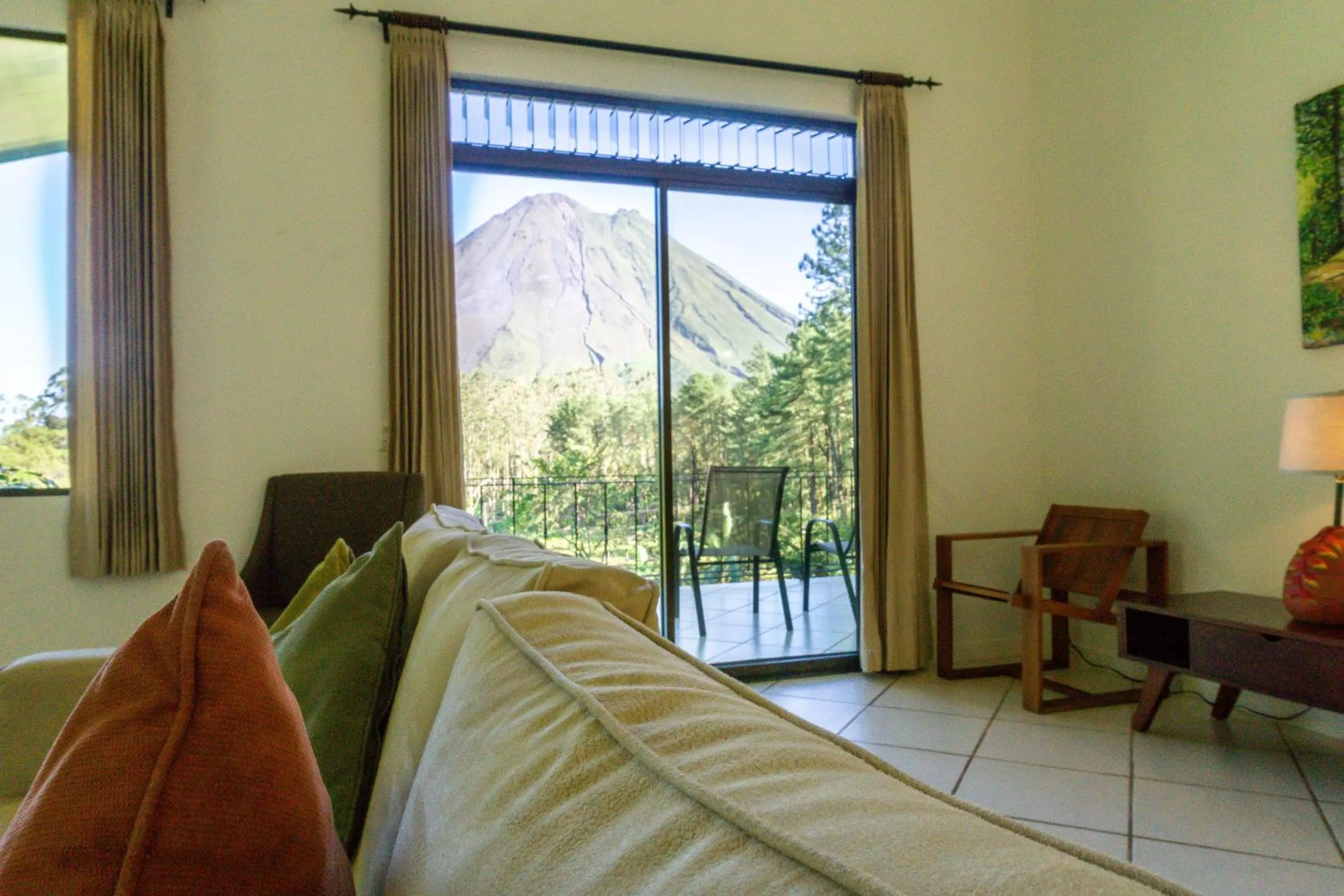 Living room in Arenal Observatory Lodge & Trails