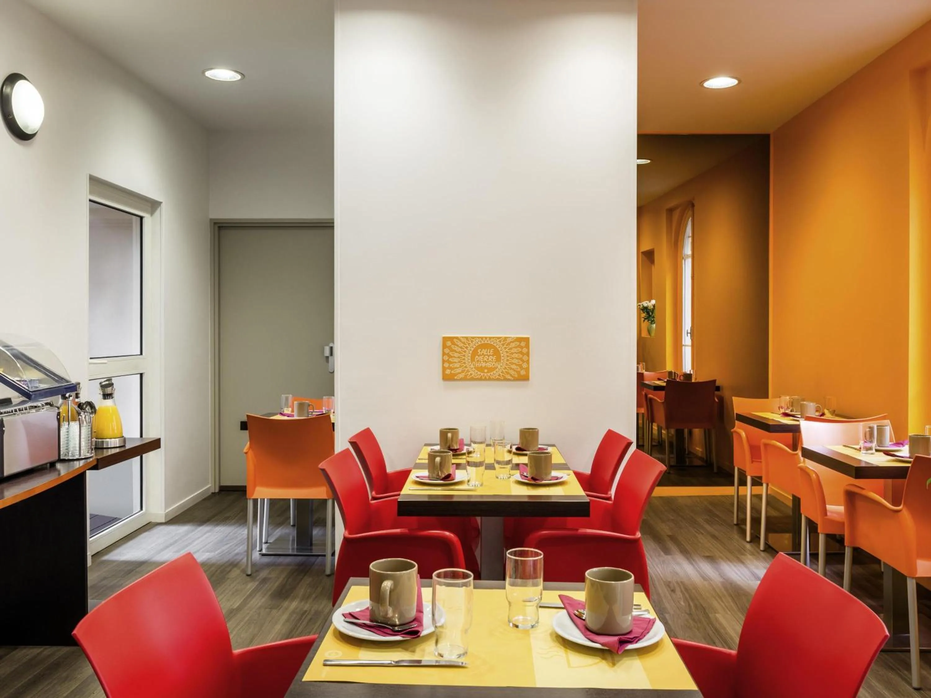 Property building in Aparthotel Adagio Access Paris Philippe Auguste