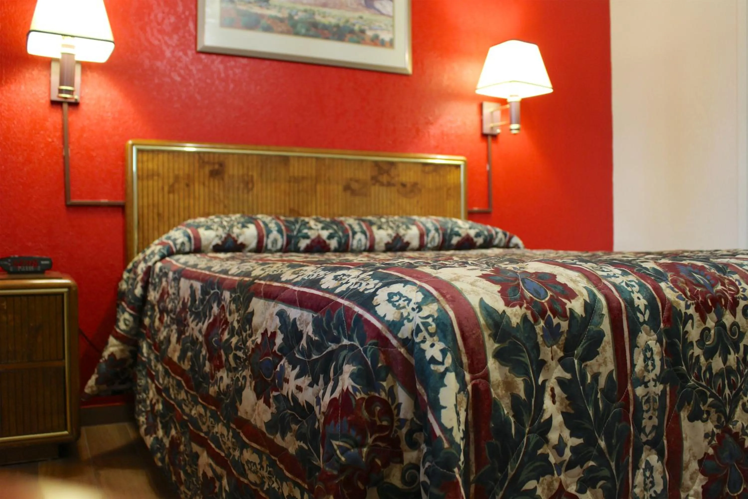 Bed in Starlite Motel