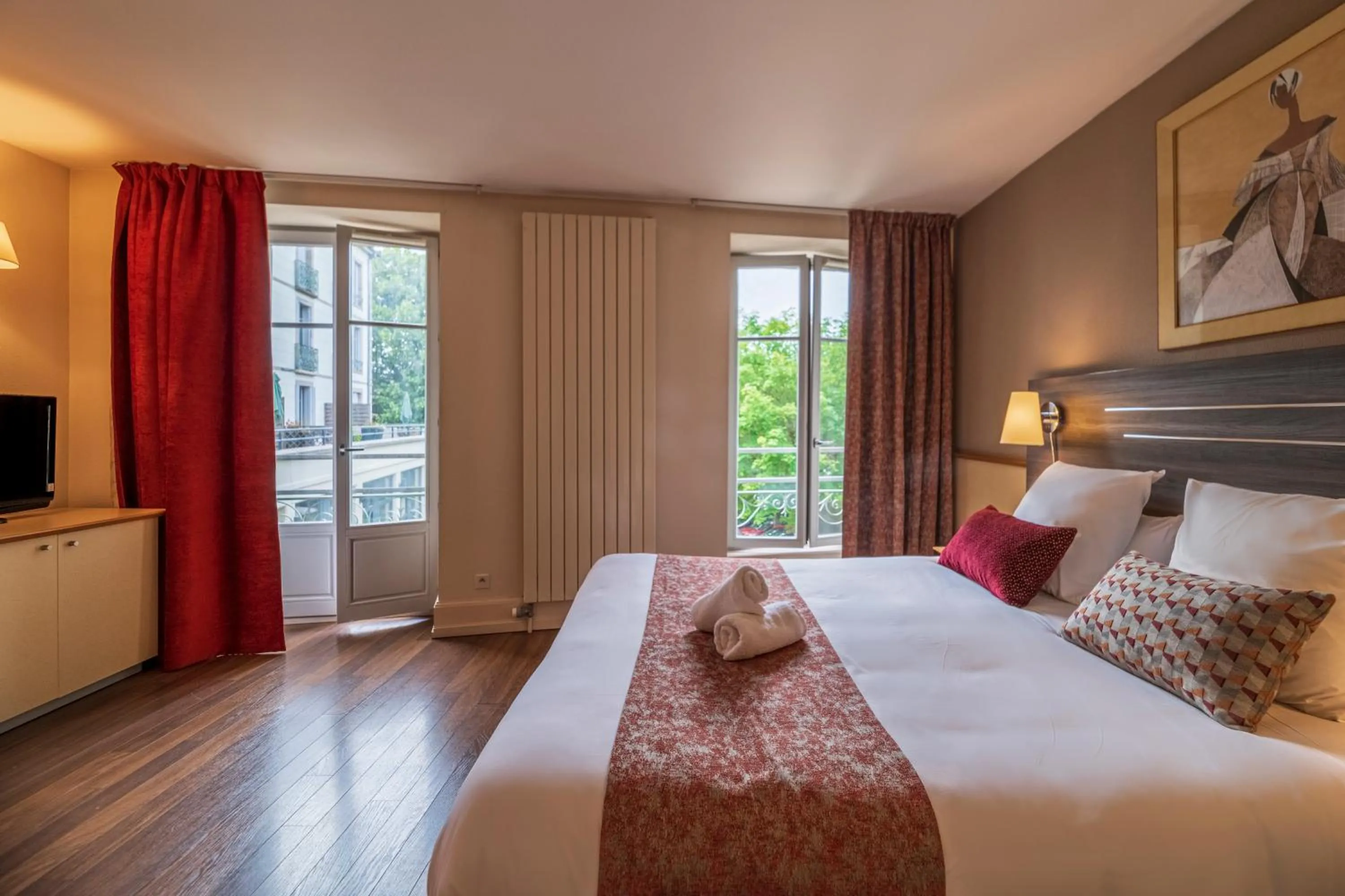 Bedroom, Bed in HOTEL CERISE - LES SOURCES Luxeuil-les-Bains