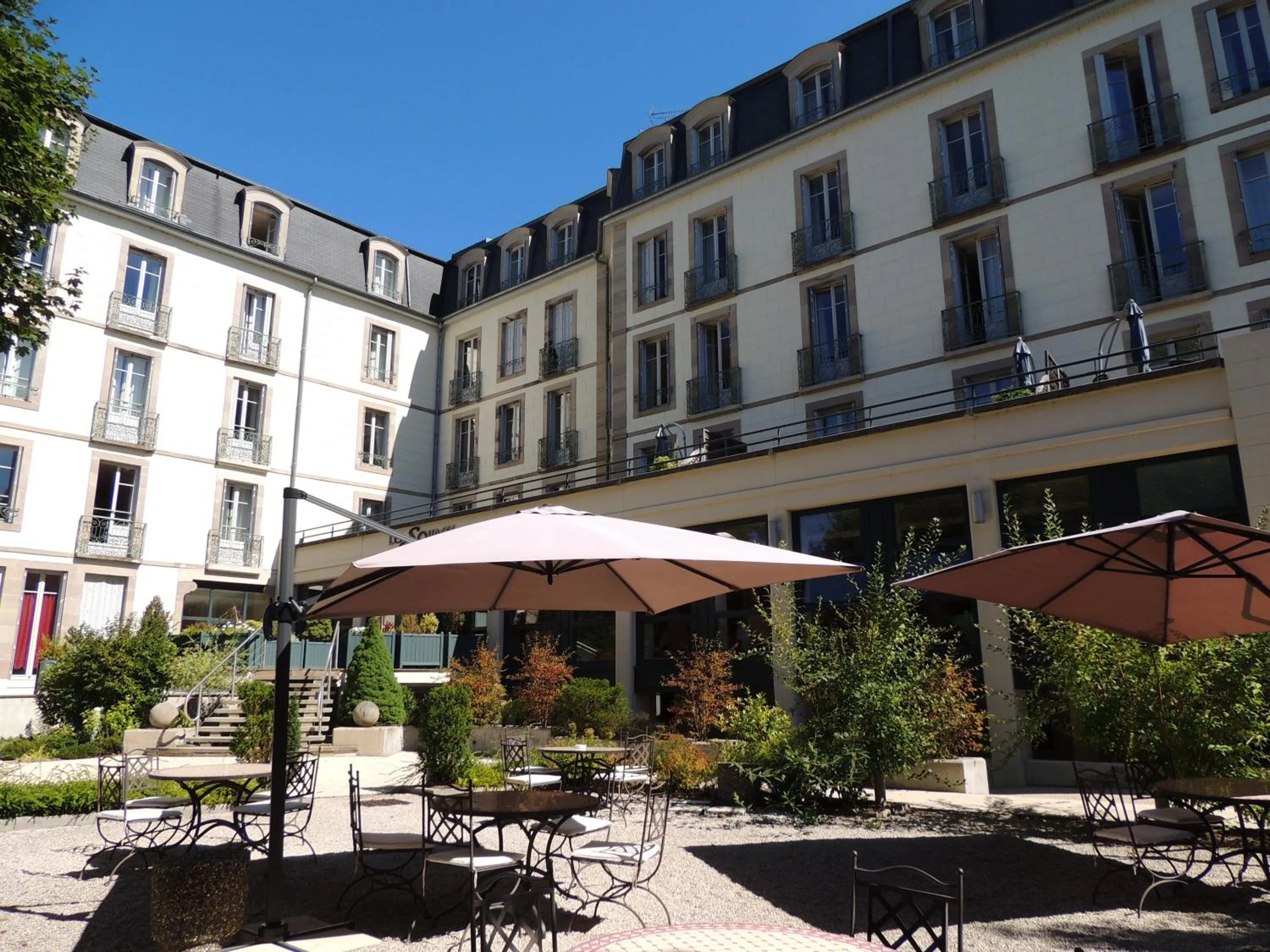 Balcony/Terrace in HOTEL CERISE - LES SOURCES Luxeuil-les-Bains