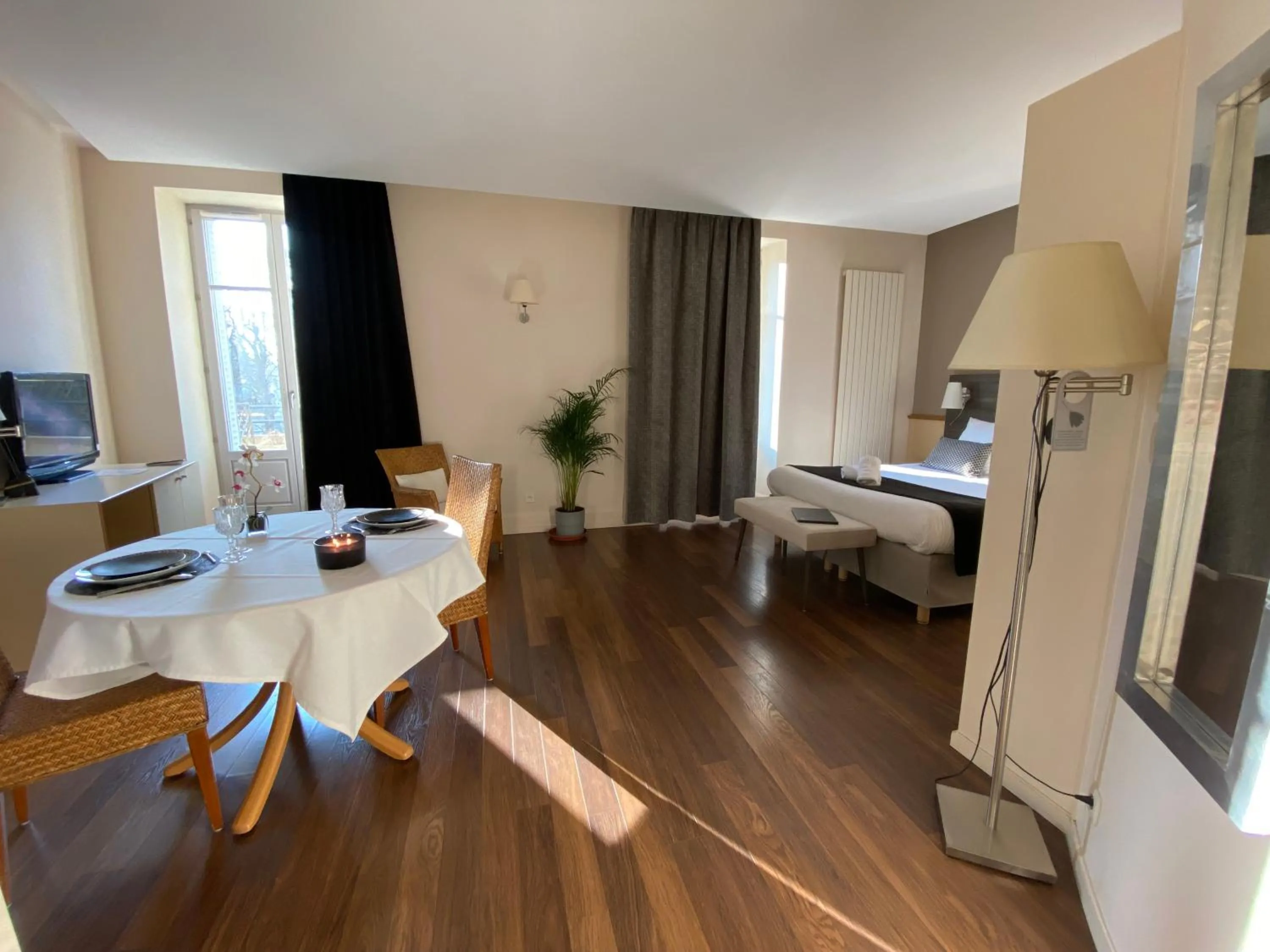 Bedroom, Bed in HOTEL CERISE - LES SOURCES Luxeuil-les-Bains