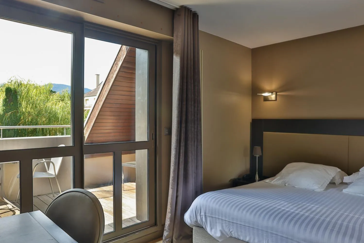 Photo of the whole room, Bed in Hotel Du Lac