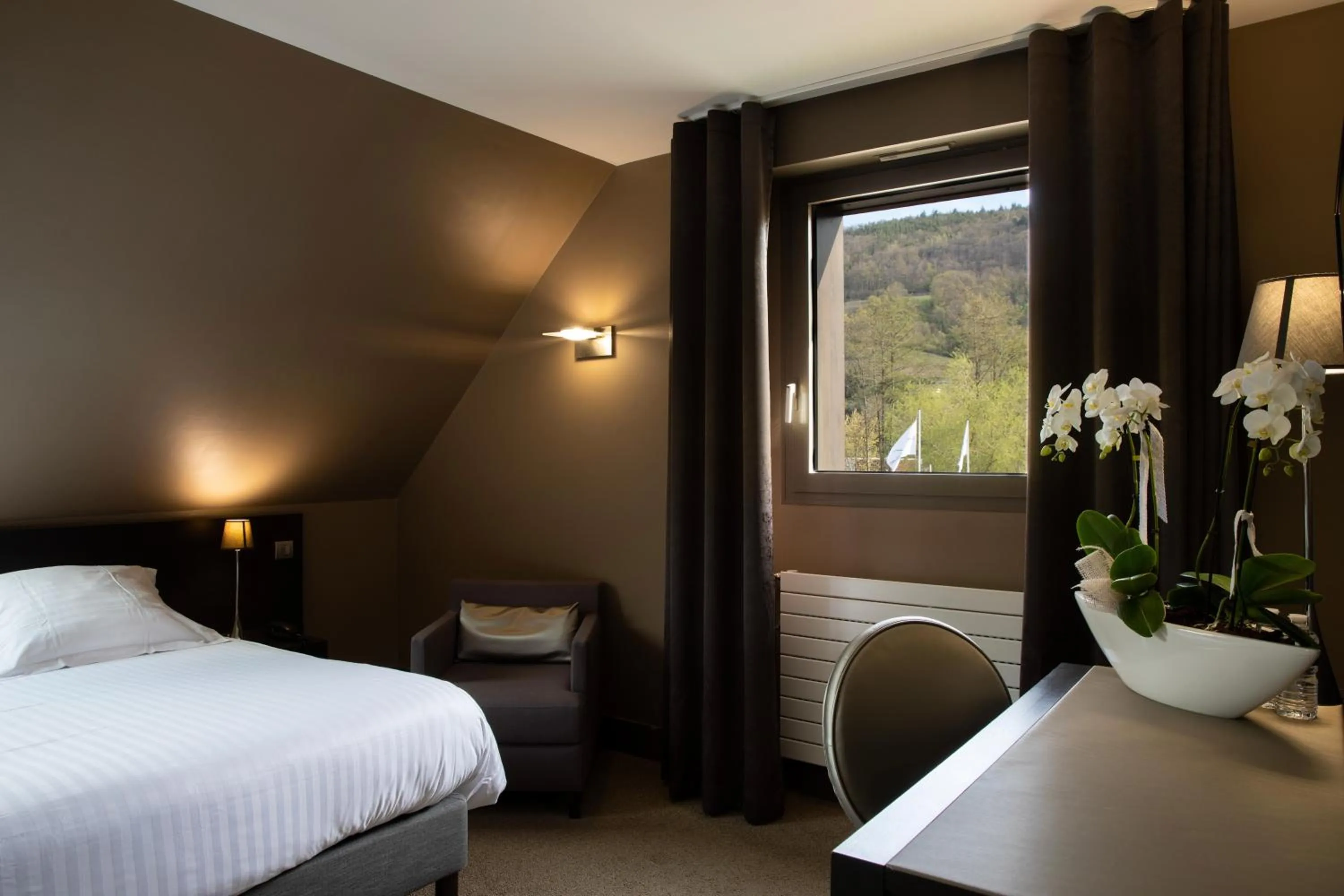 Photo of the whole room, Bed in Hotel Du Lac