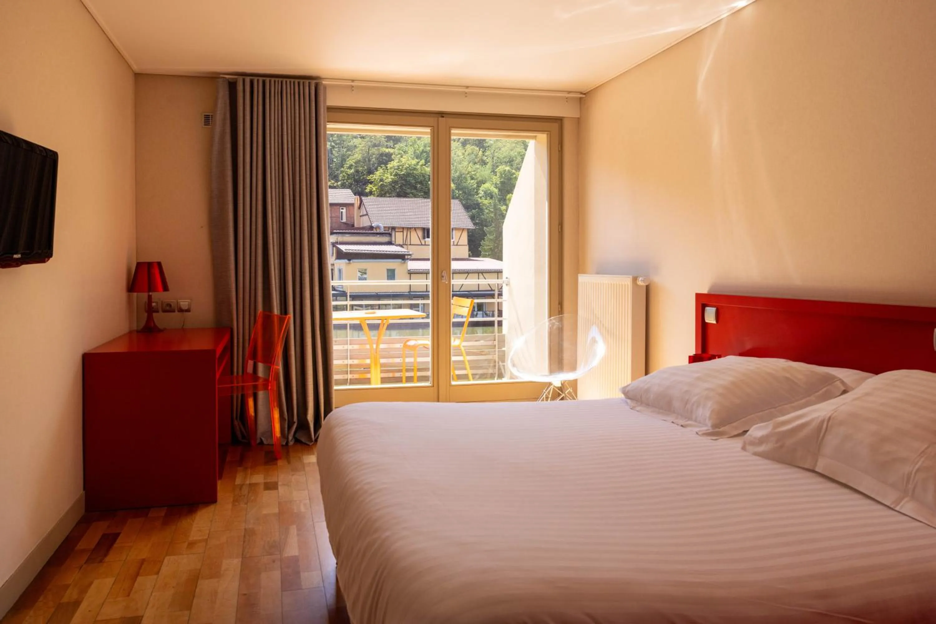 Photo of the whole room, Bed in Hotel Du Lac