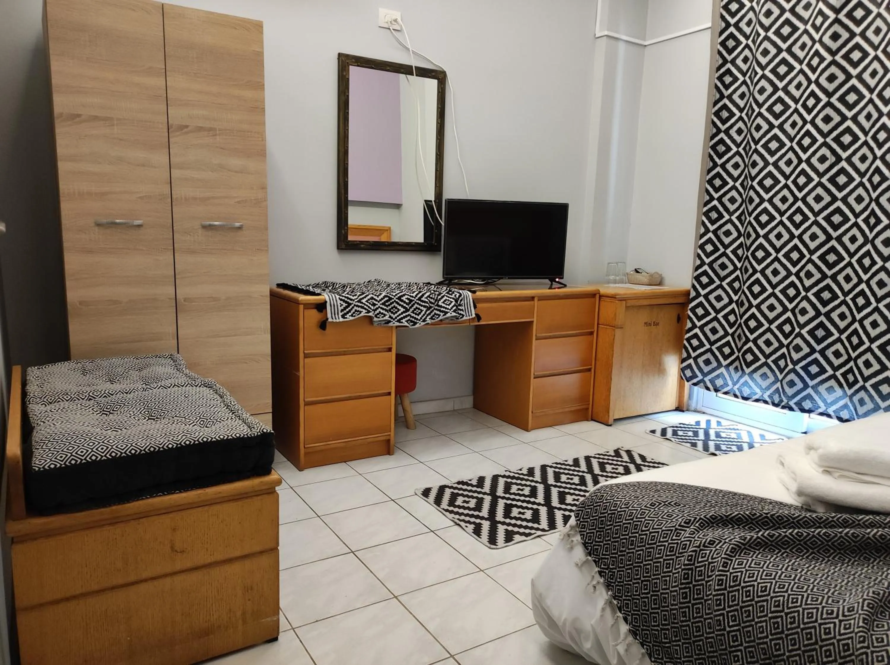 Bed in N E P center Hotel Rodos