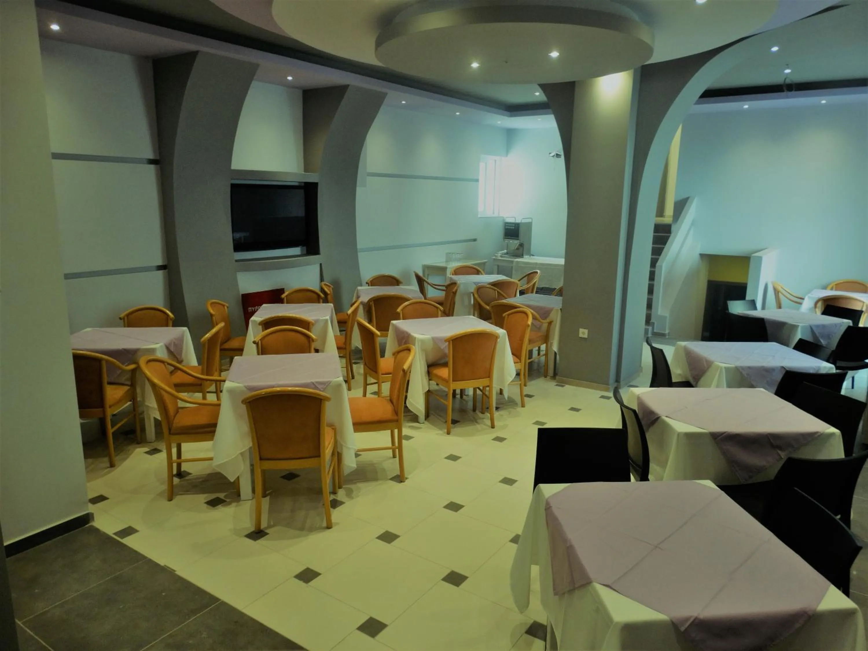 Restaurant/places to eat in N E P center Hotel Rodos