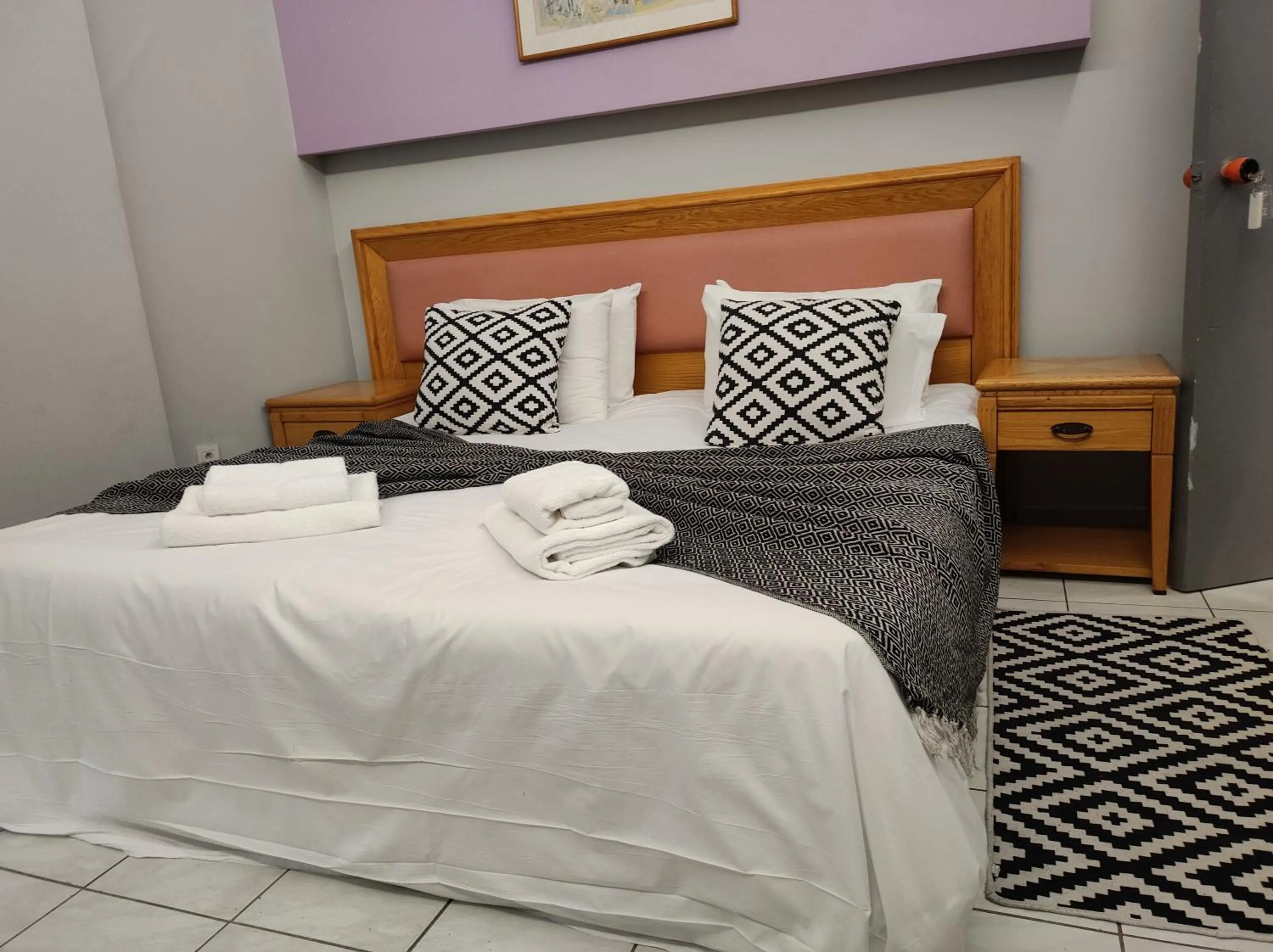 Bed in N E P center Hotel Rodos