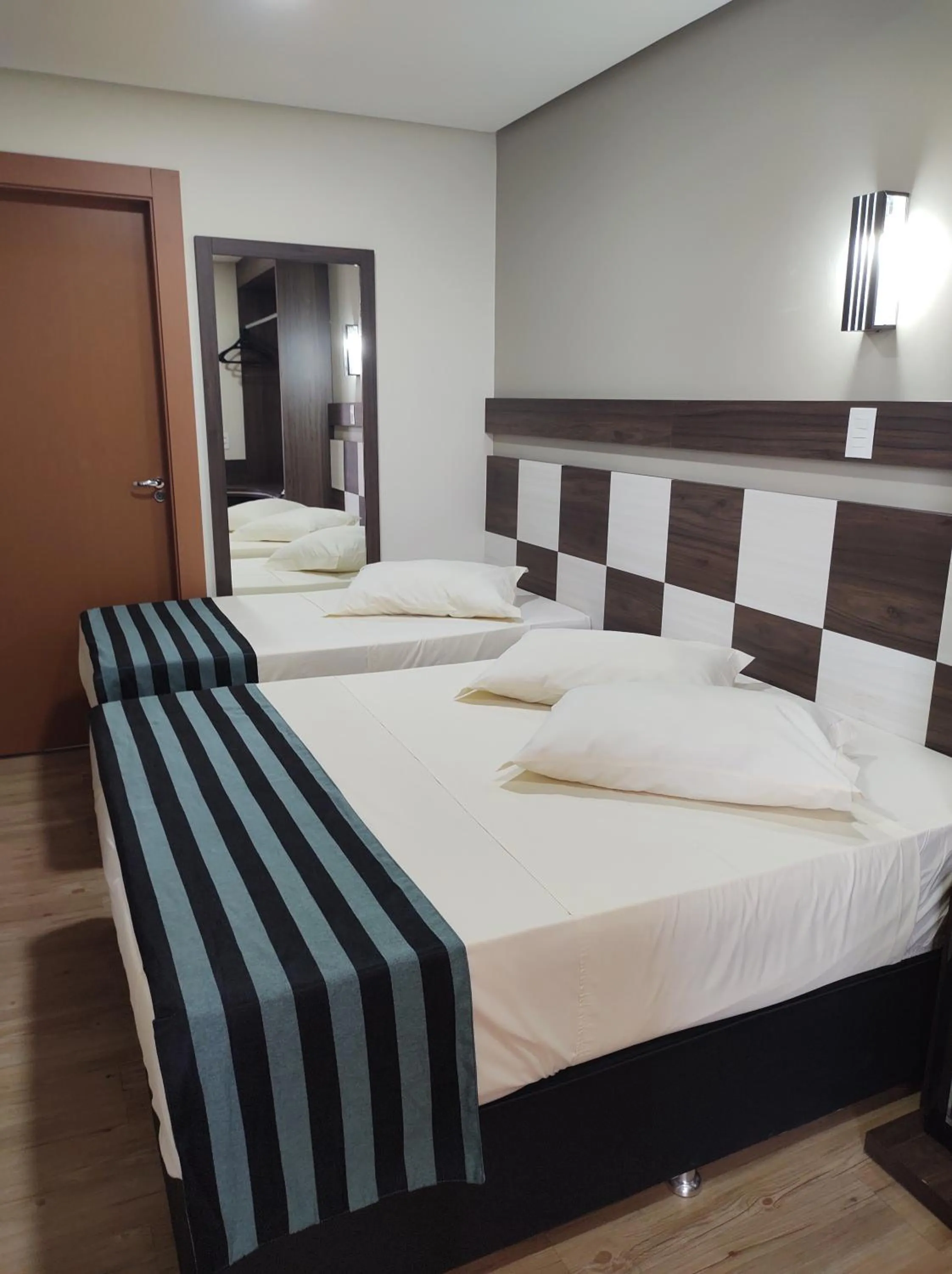 Bedroom, Bed in Hotel Maestro Express