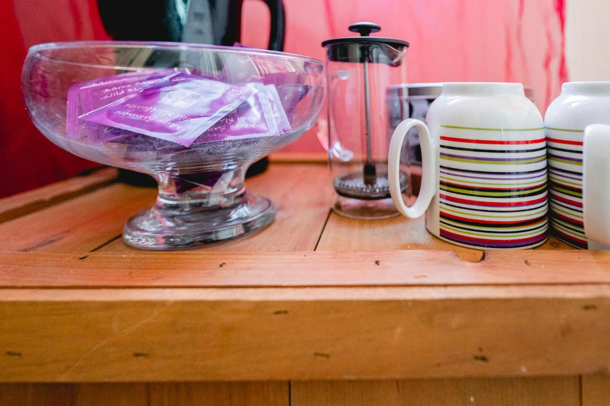Coffee/tea facilities in L'Auberge du QG