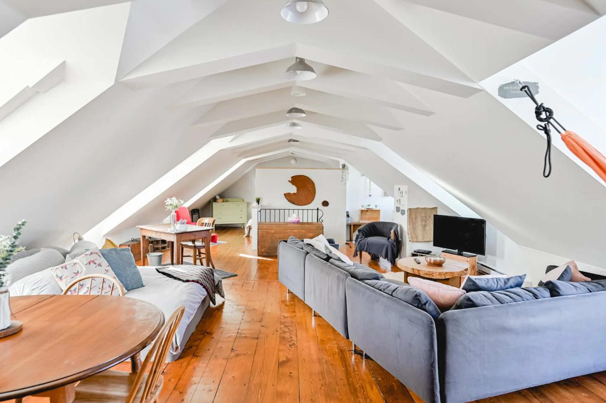 Seating area in L'Auberge du QG