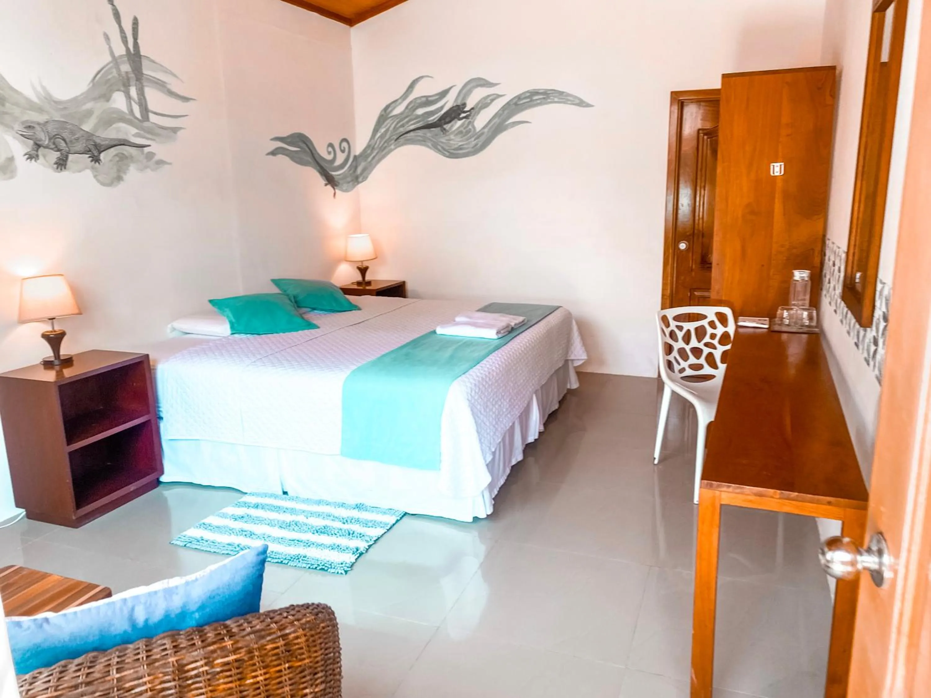 Bed in Hotel Coral Blanco with high speed internet Starlink and Galapagos Tour Operator