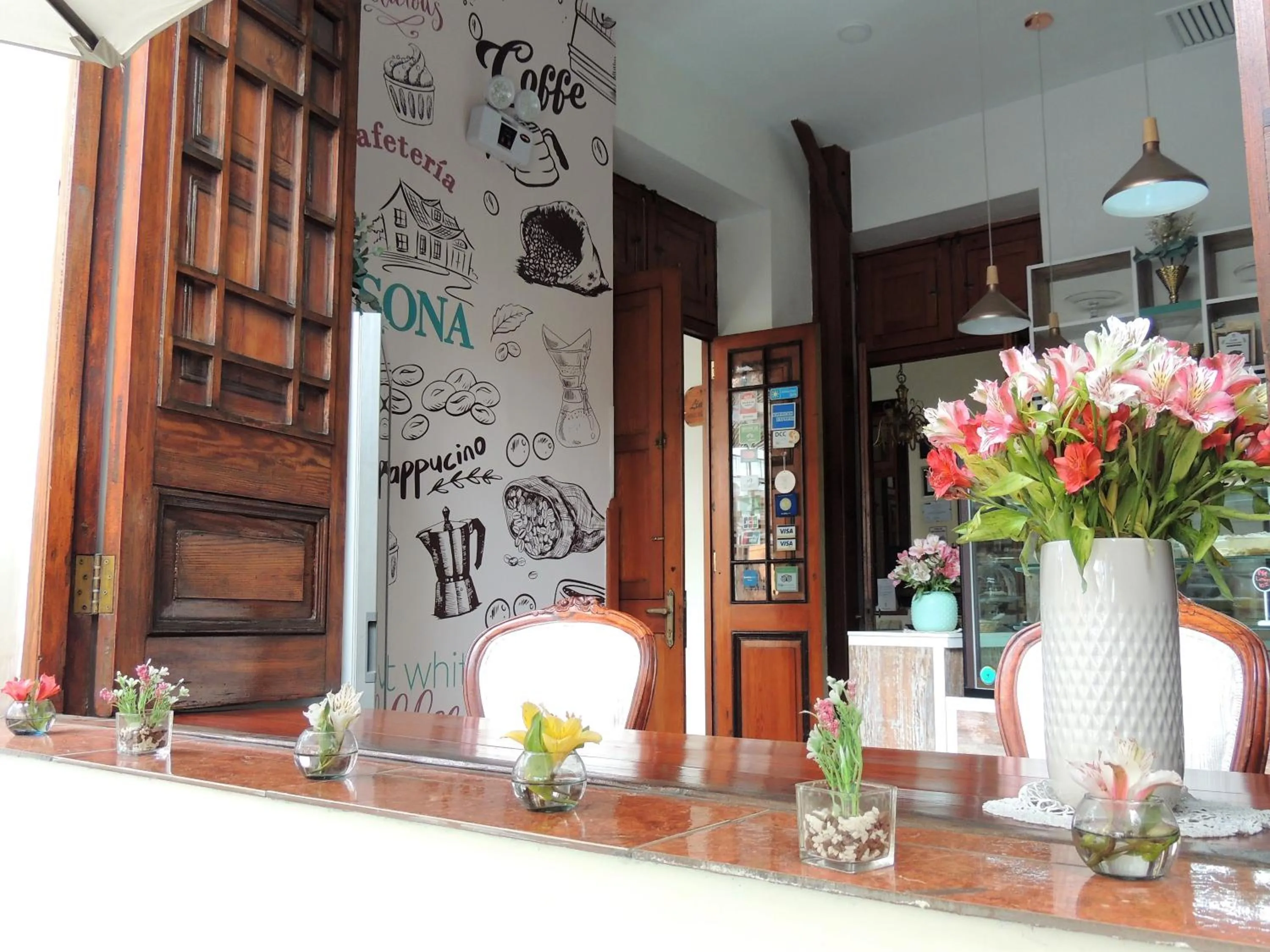 Restaurant/places to eat in Lima Wari Hotel Boutique