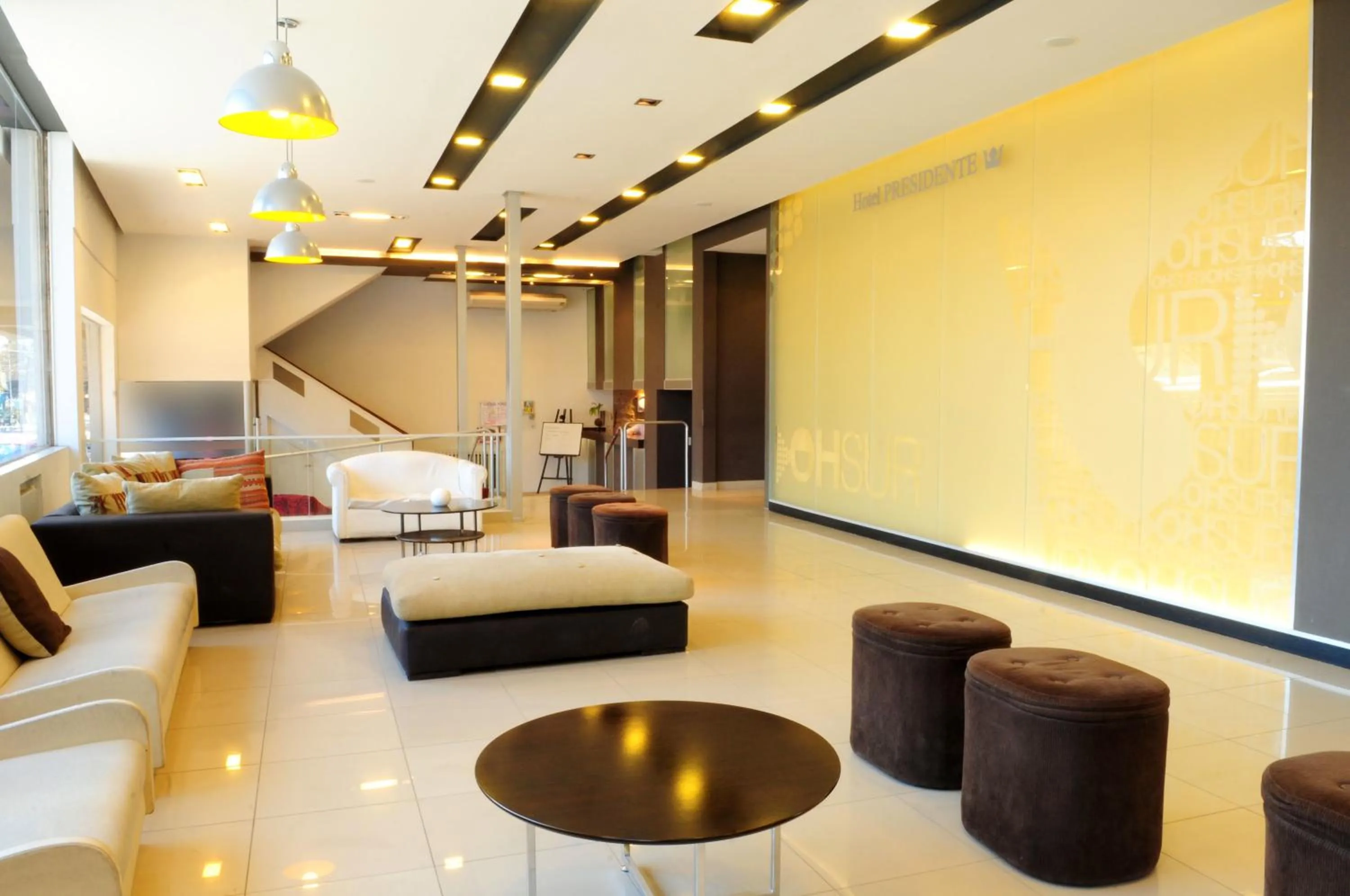 Communal lounge/ TV room in Hotel Presidente