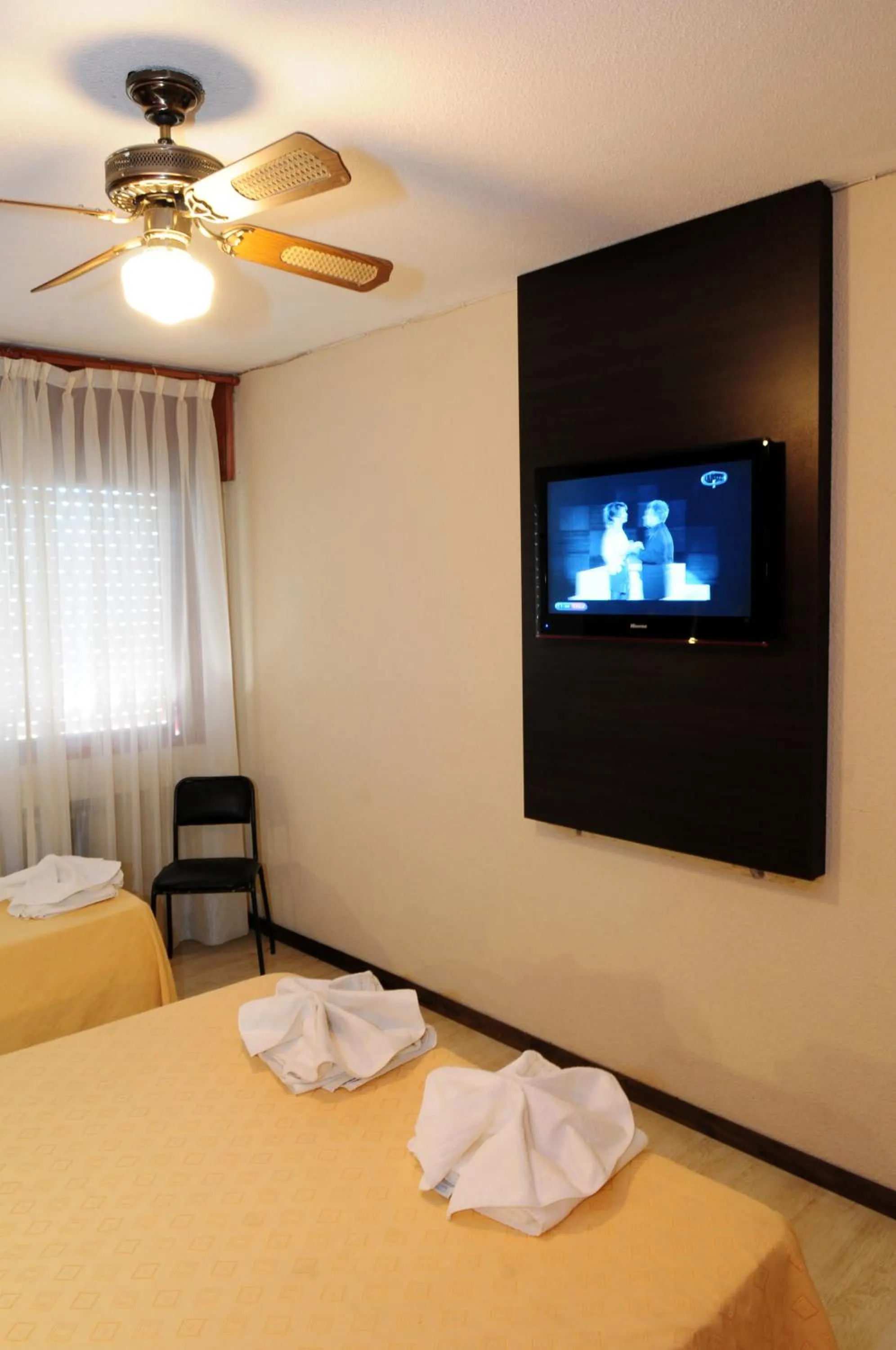 TV and multimedia, Bed in Hotel Presidente