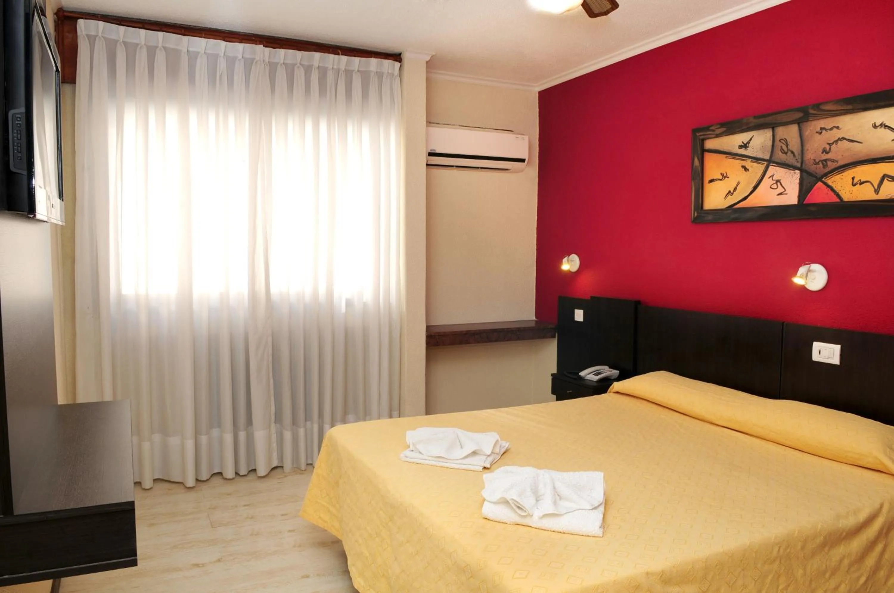 Bedroom, Bed in Hotel Presidente