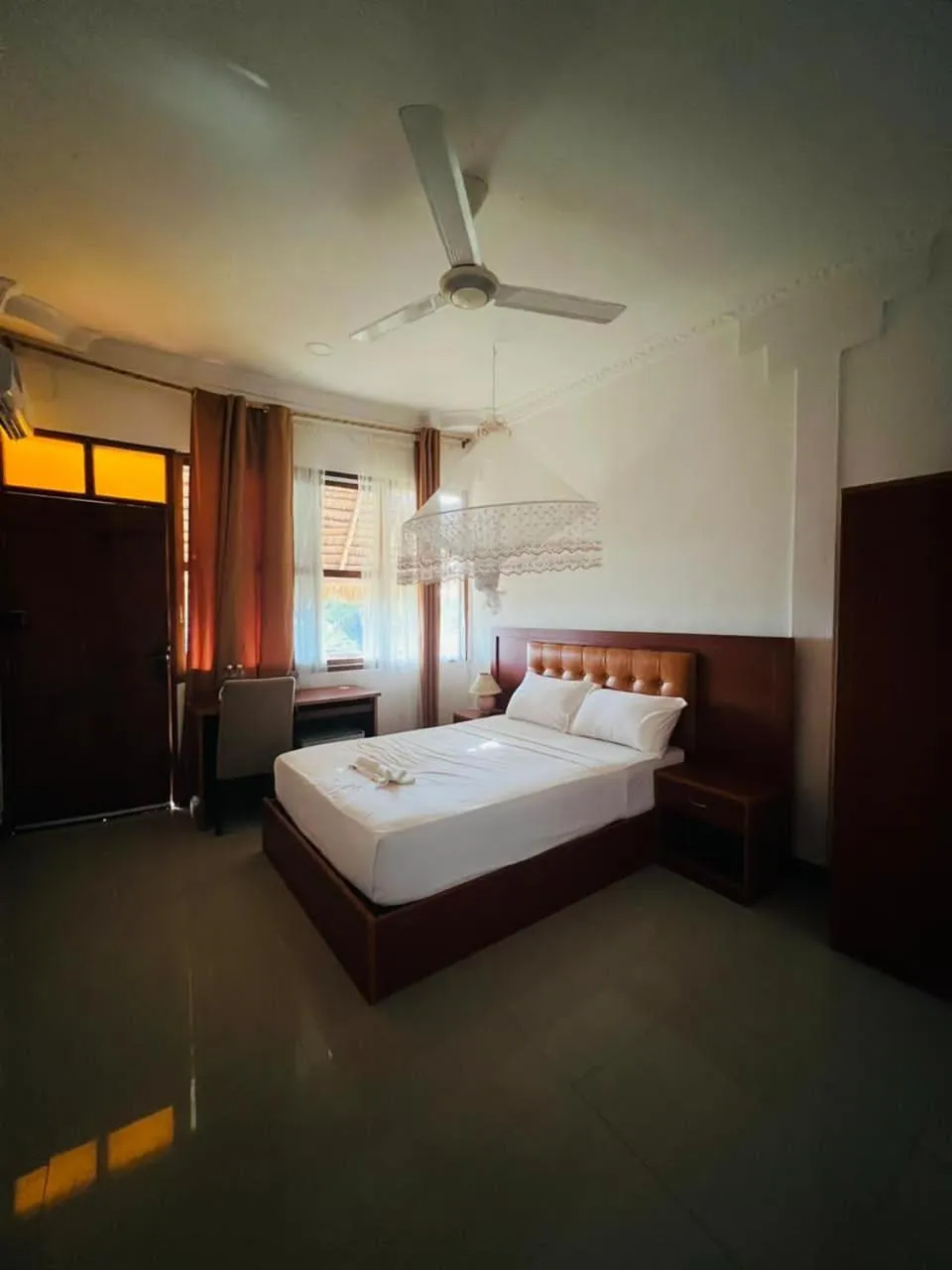 Photo of the whole room, Bed in Boshowa Villas