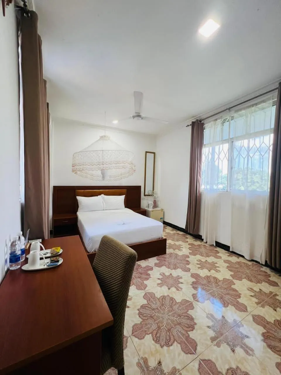 Photo of the whole room, Bed in Boshowa Villas