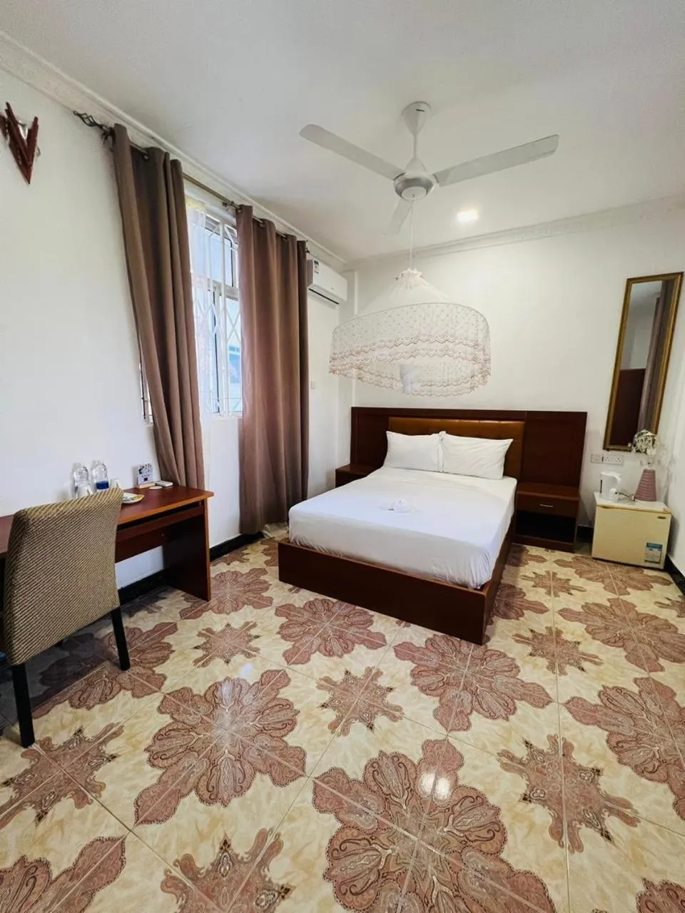 Photo of the whole room, Bed in Boshowa Villas