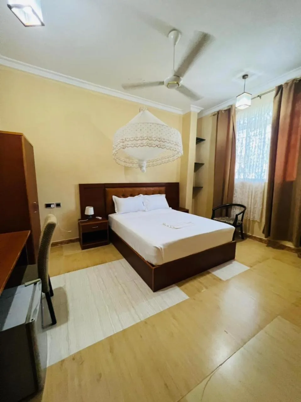 Photo of the whole room, Bed in Boshowa Villas