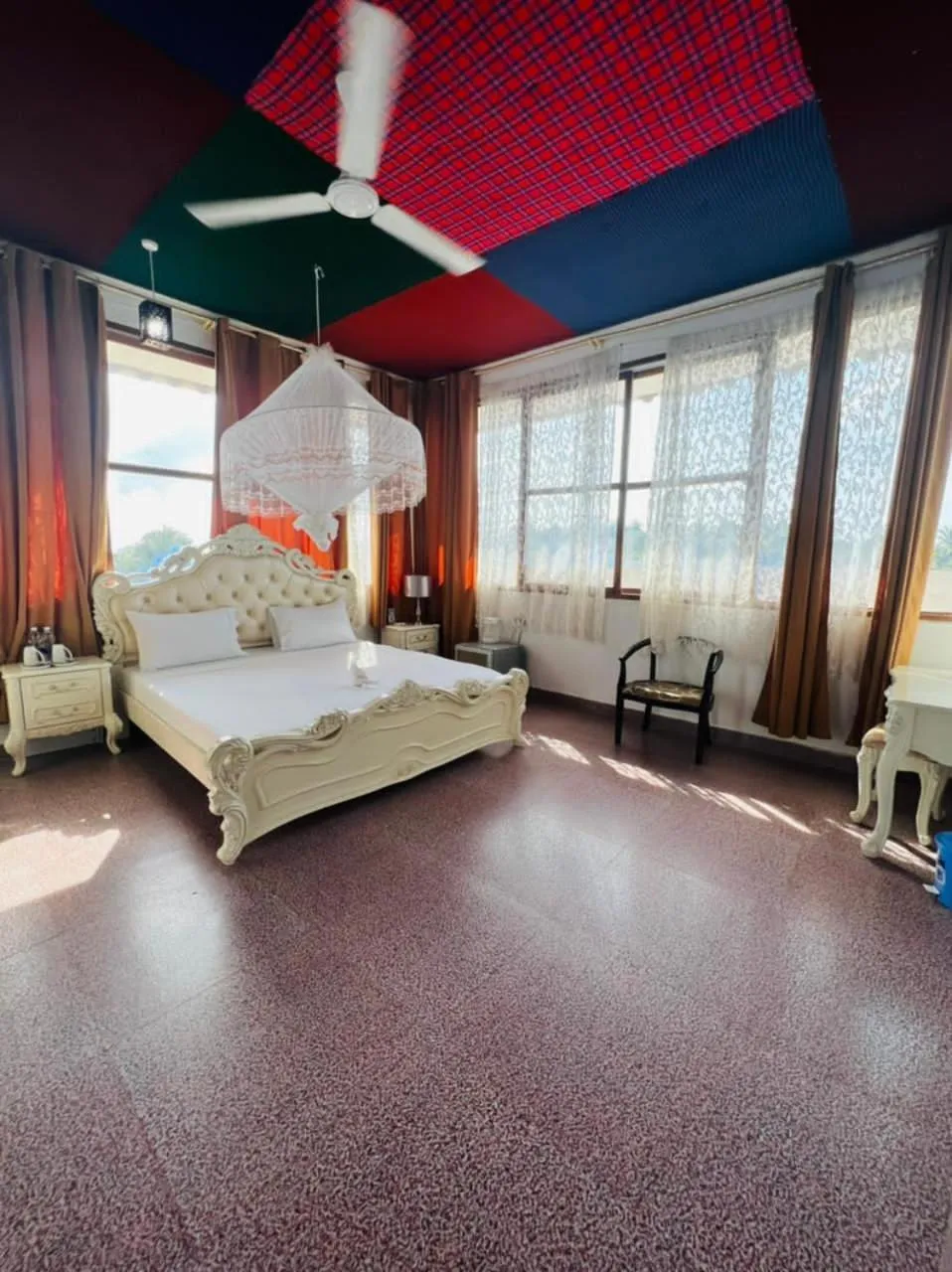 Photo of the whole room, Bed in Boshowa Villas