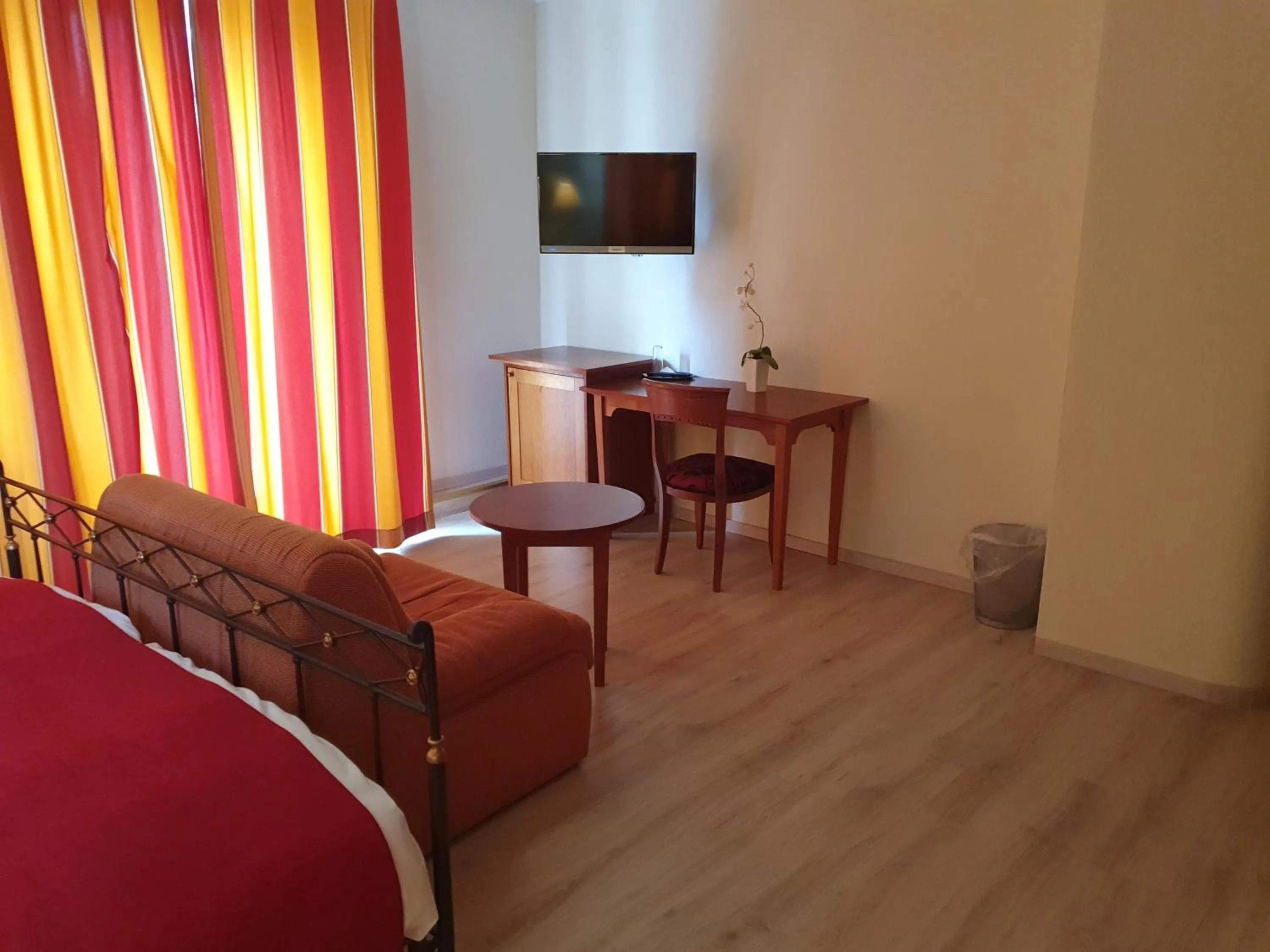 TV and multimedia, TV/Entertainment Center in Hotel-Events Adlerpalast