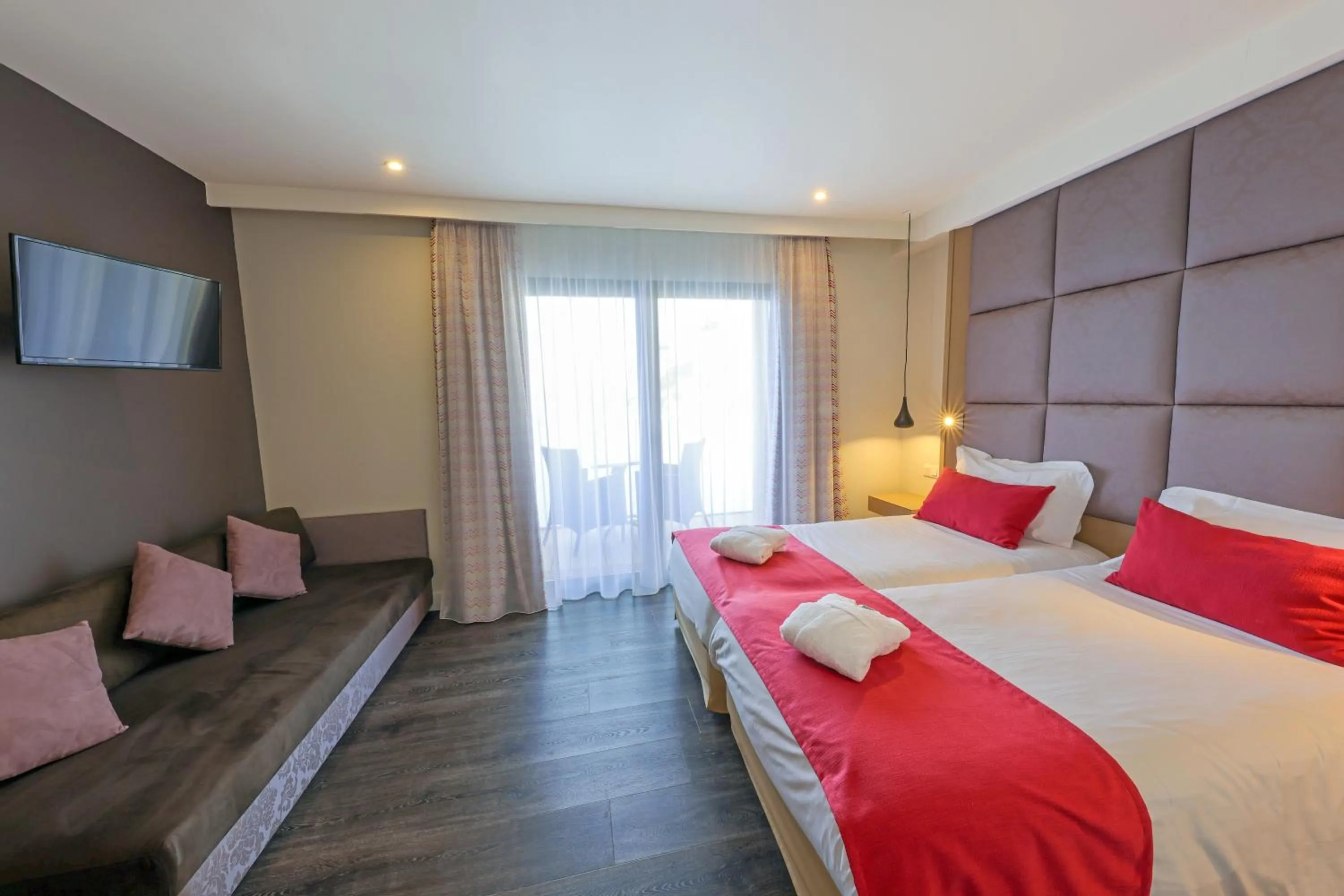 Photo of the whole room, Bed in Hotel Saint Christophe