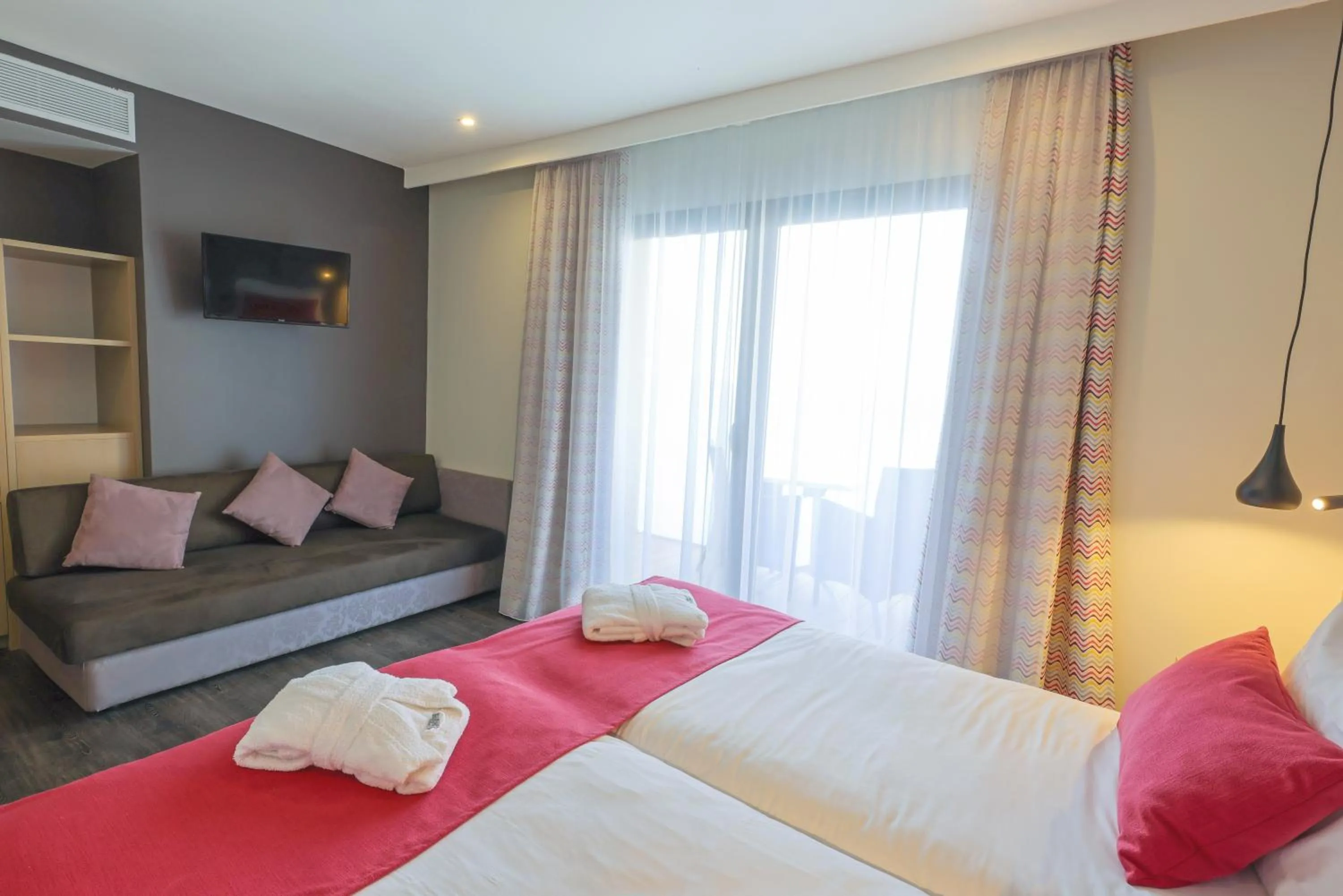 Photo of the whole room, Bed in Hotel Saint Christophe