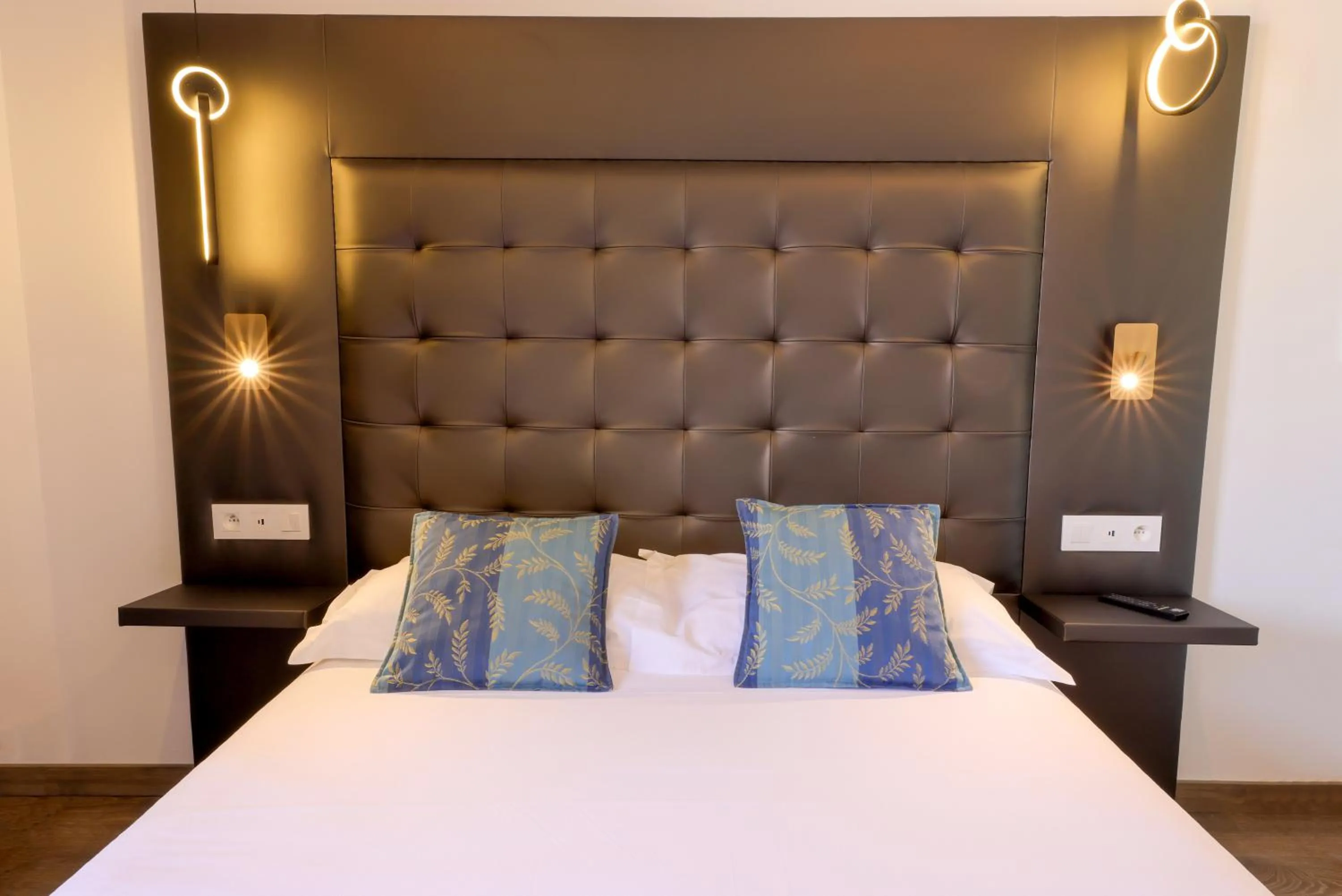 Bedroom, Bed in Hotel Saint Christophe